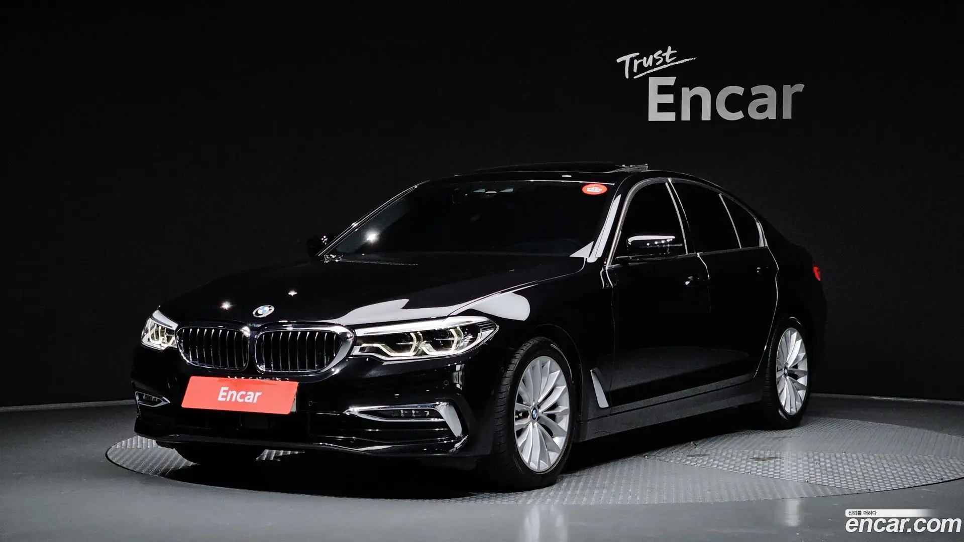 Main__Slider__Photo:5-Series BMW 2019.8-0