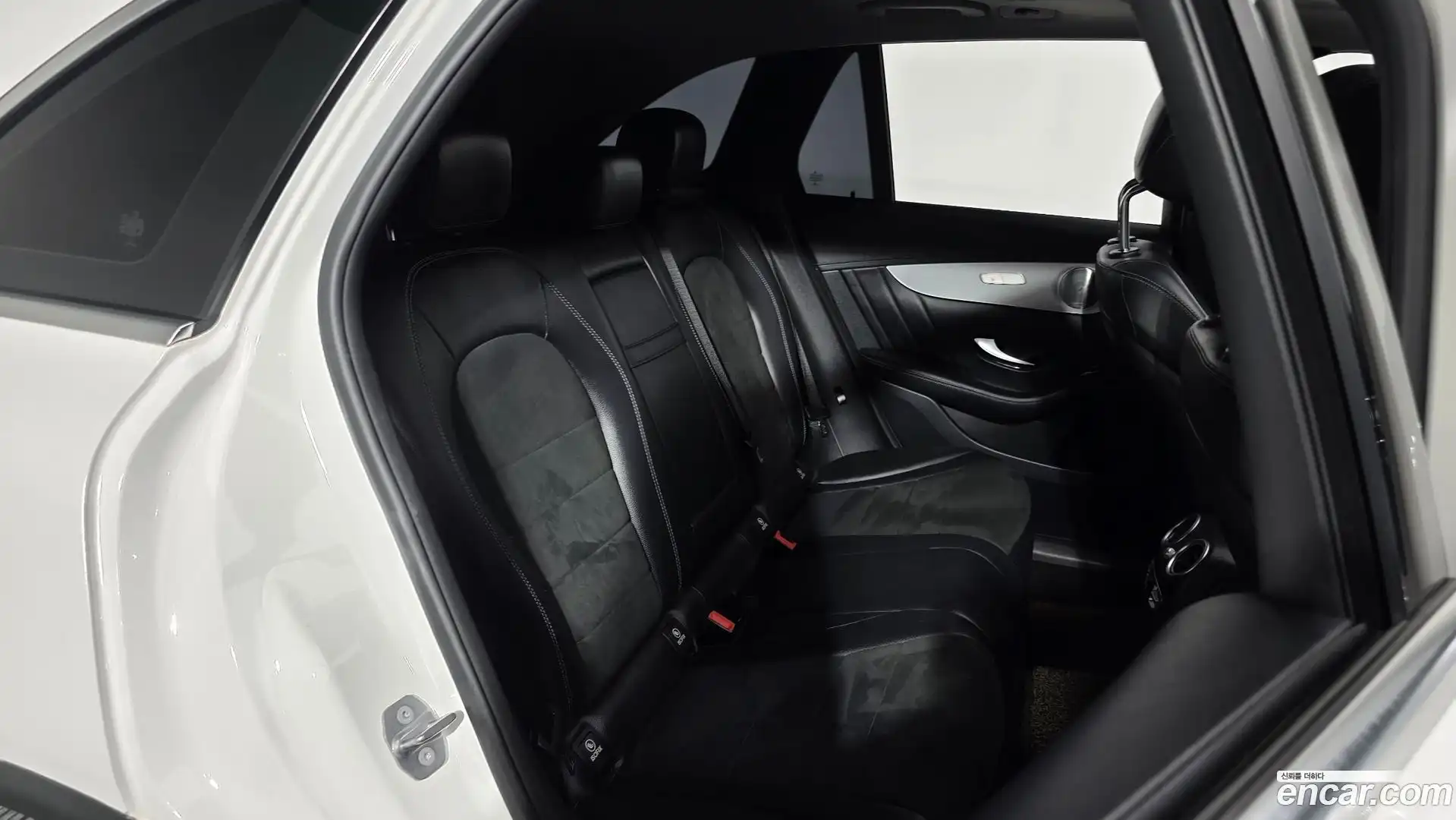 GLC-Class Mercedes-Benz 2018.6-OPTION-015