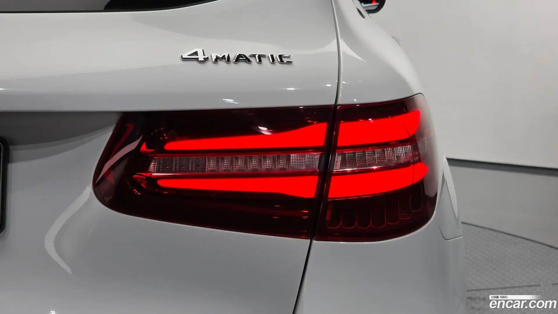 GLC-Class Mercedes-Benz 2018.6-OUTER-033