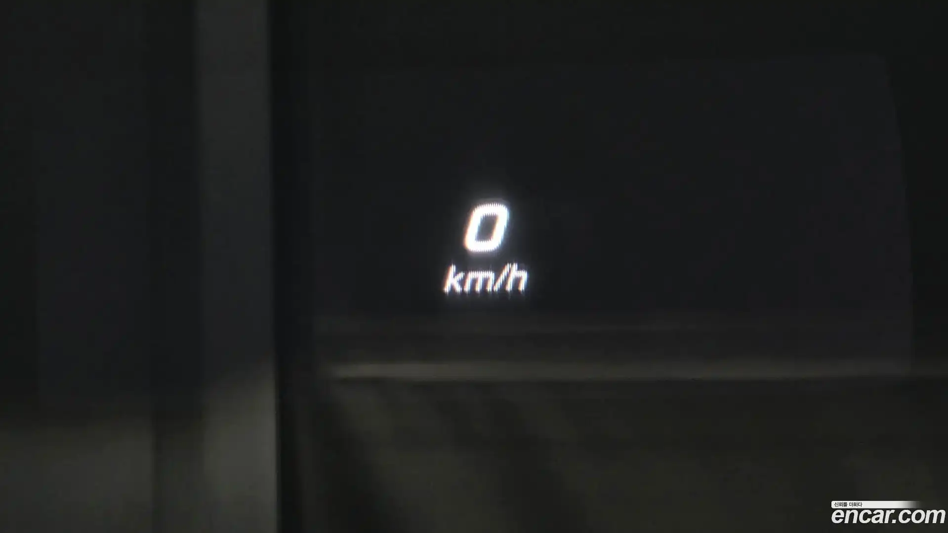 GLC-Class Mercedes-Benz 2018.6-OPTION-047
