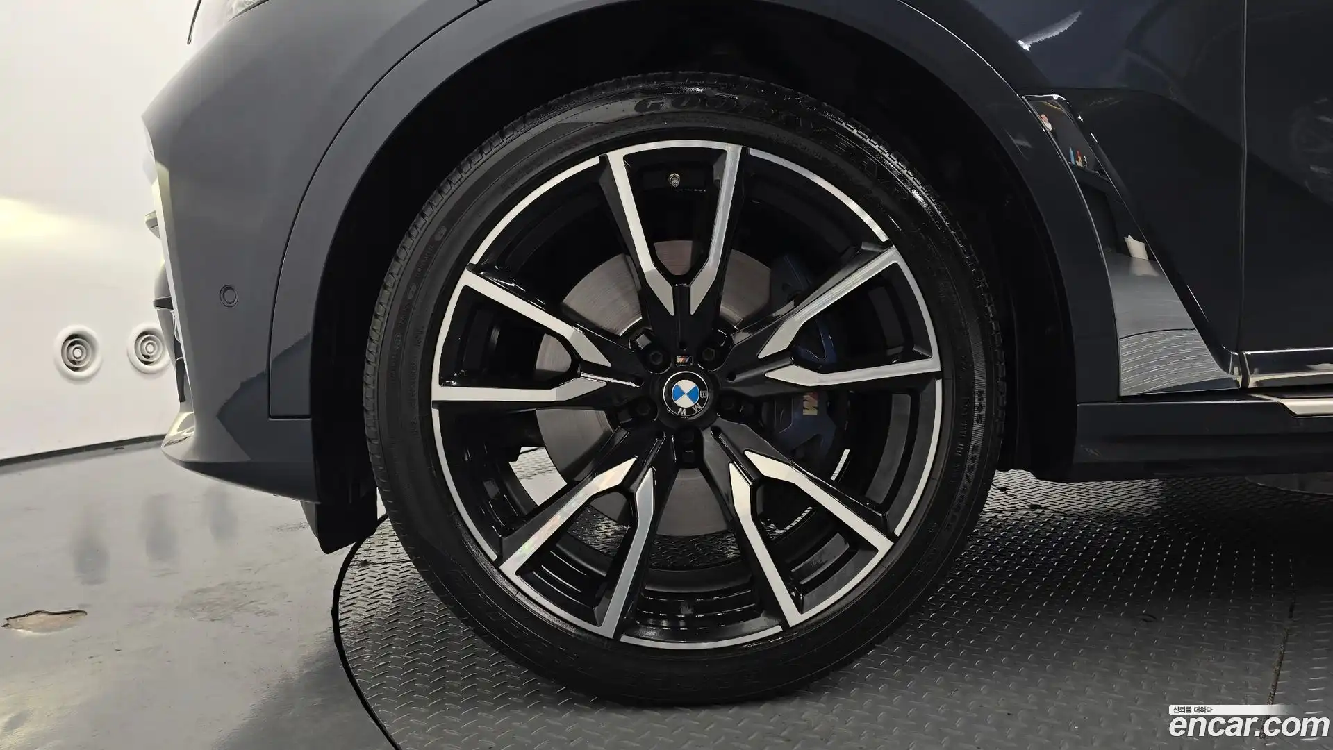 X7 BMW 2021.10-OUTER-005