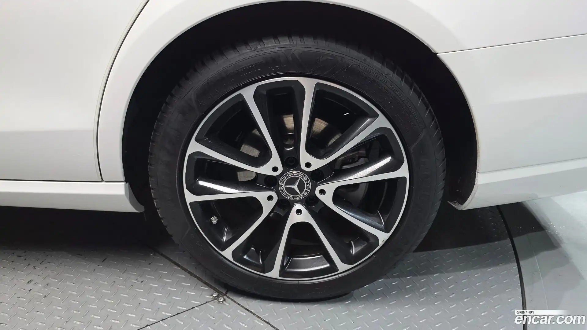 E-Class Mercedes-Benz 2020.5-OUTER-005