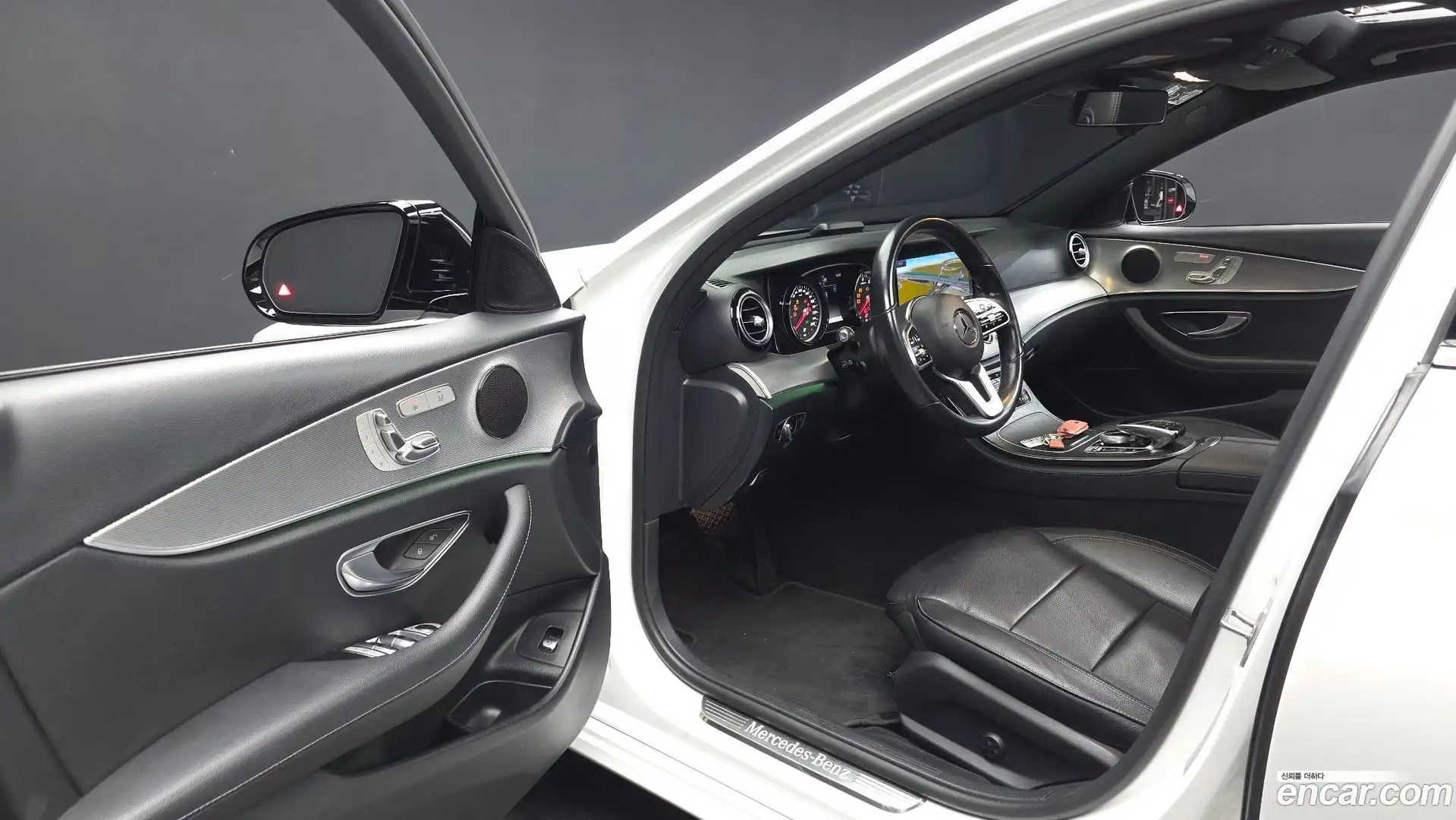E-Class Mercedes-Benz 2020.5-INNER-010