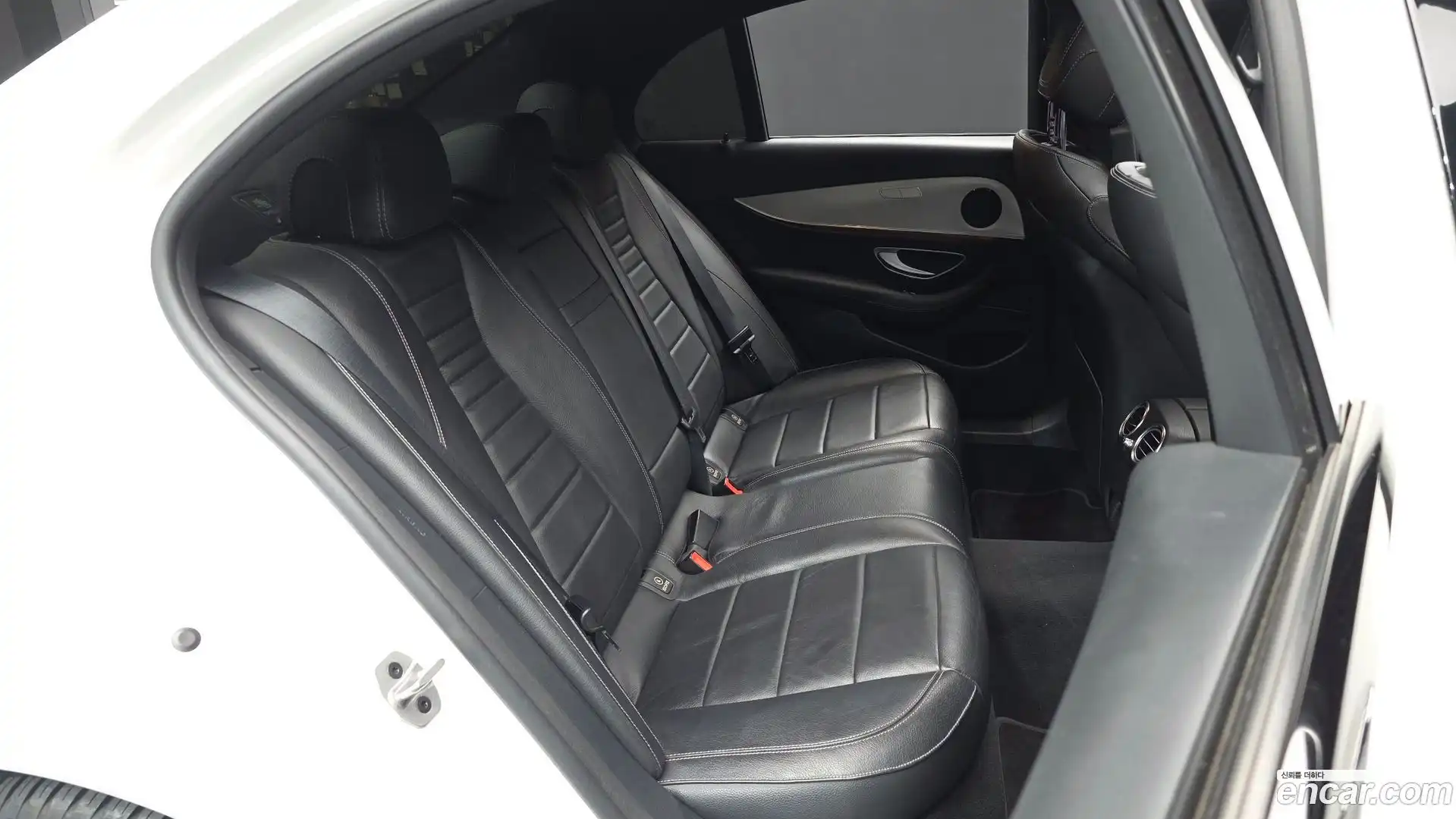 E-Class Mercedes-Benz 2020.5-OPTION-016