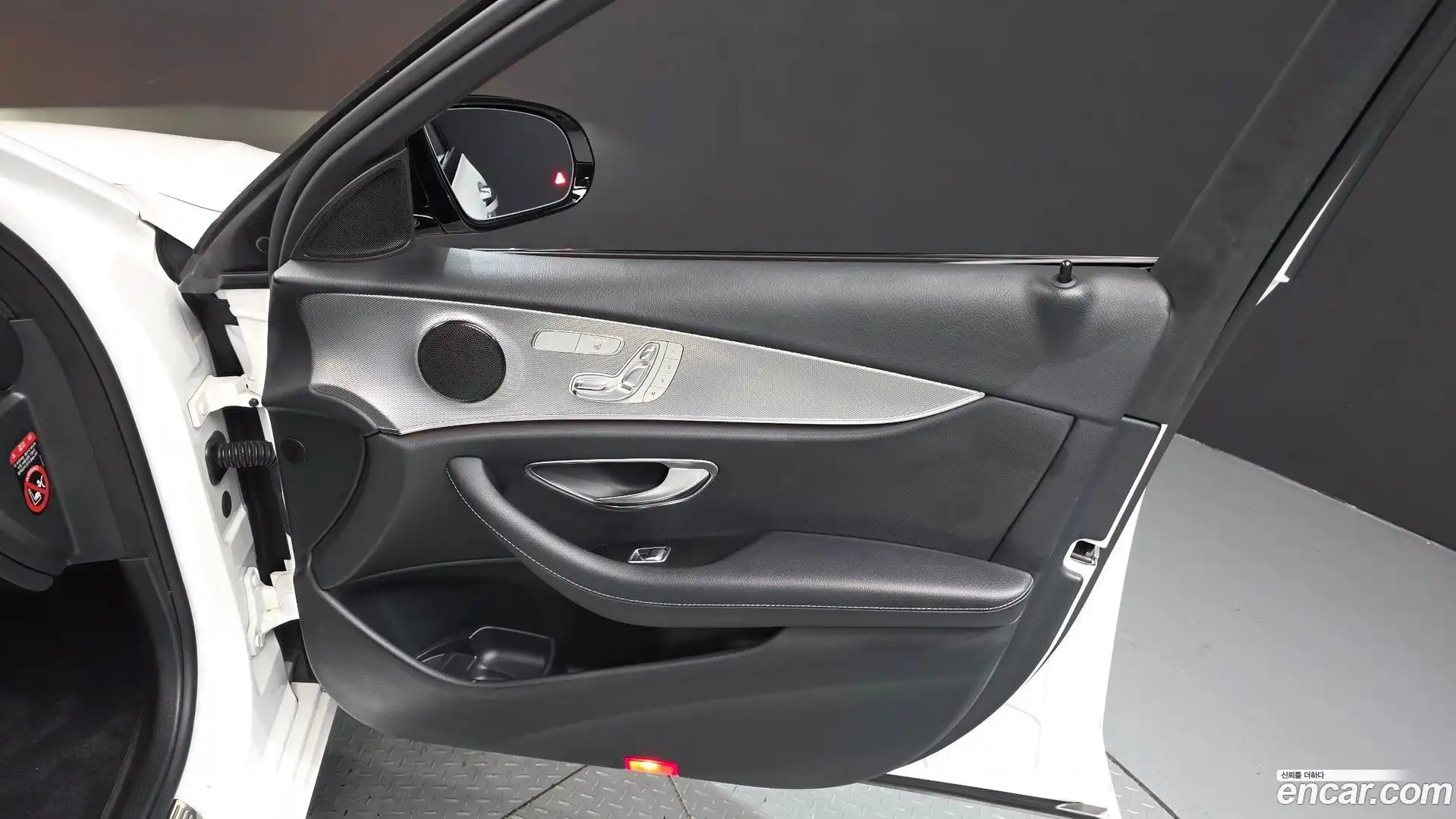 E-Class Mercedes-Benz 2020.5-INNER-034