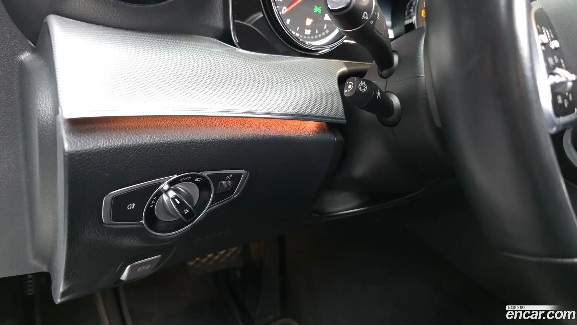 E-Class Mercedes-Benz 2020.5-OPTION-042