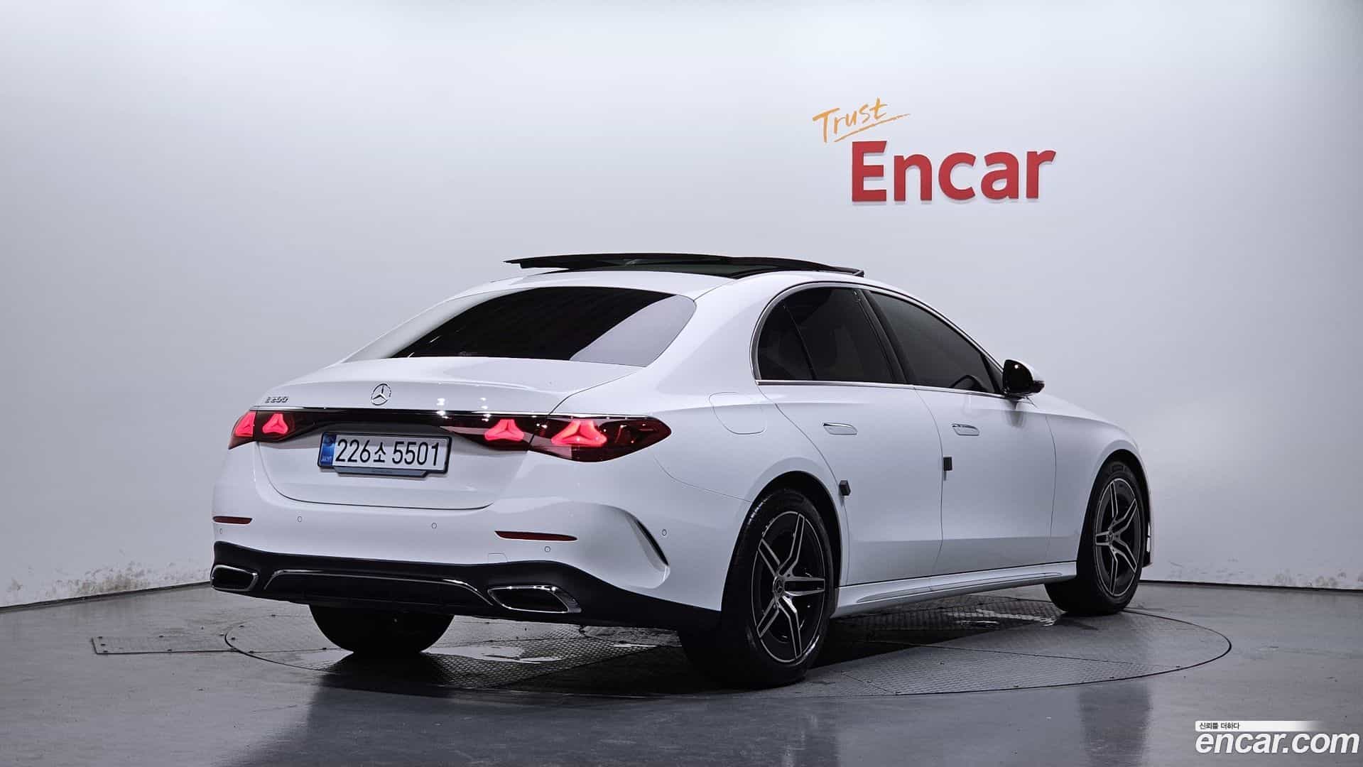E-Class Mercedes-Benz 2026.0-OUTER-002