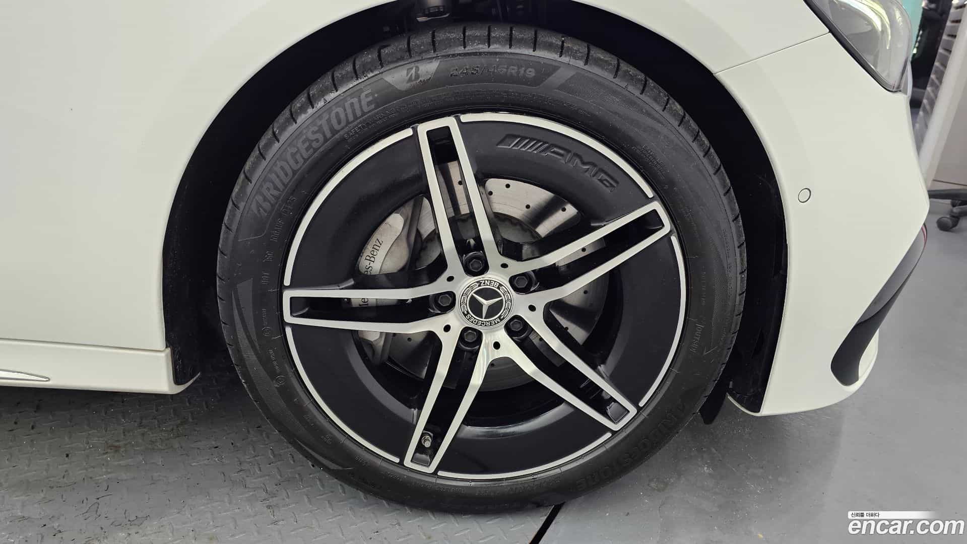 E-Class Mercedes-Benz 2026.0-OUTER-005