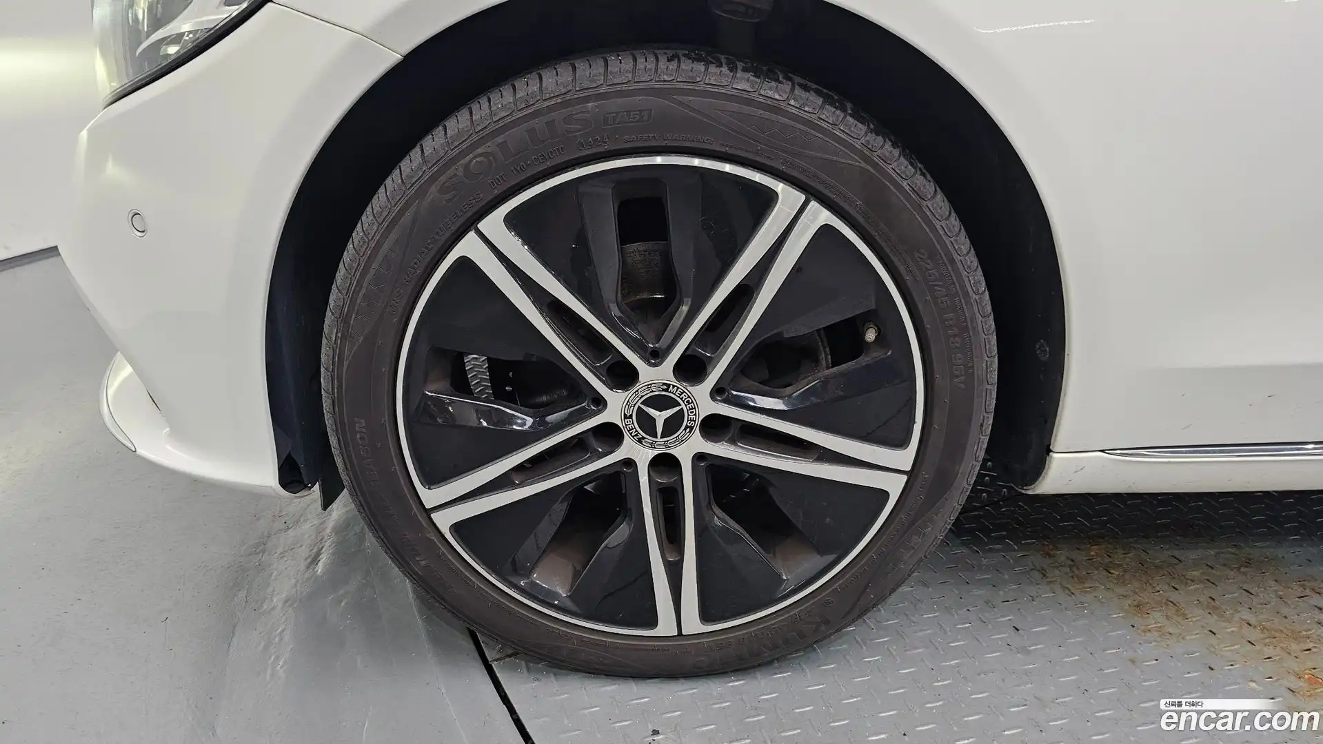 C-Class Mercedes-Benz 2019.5-OUTER-005
