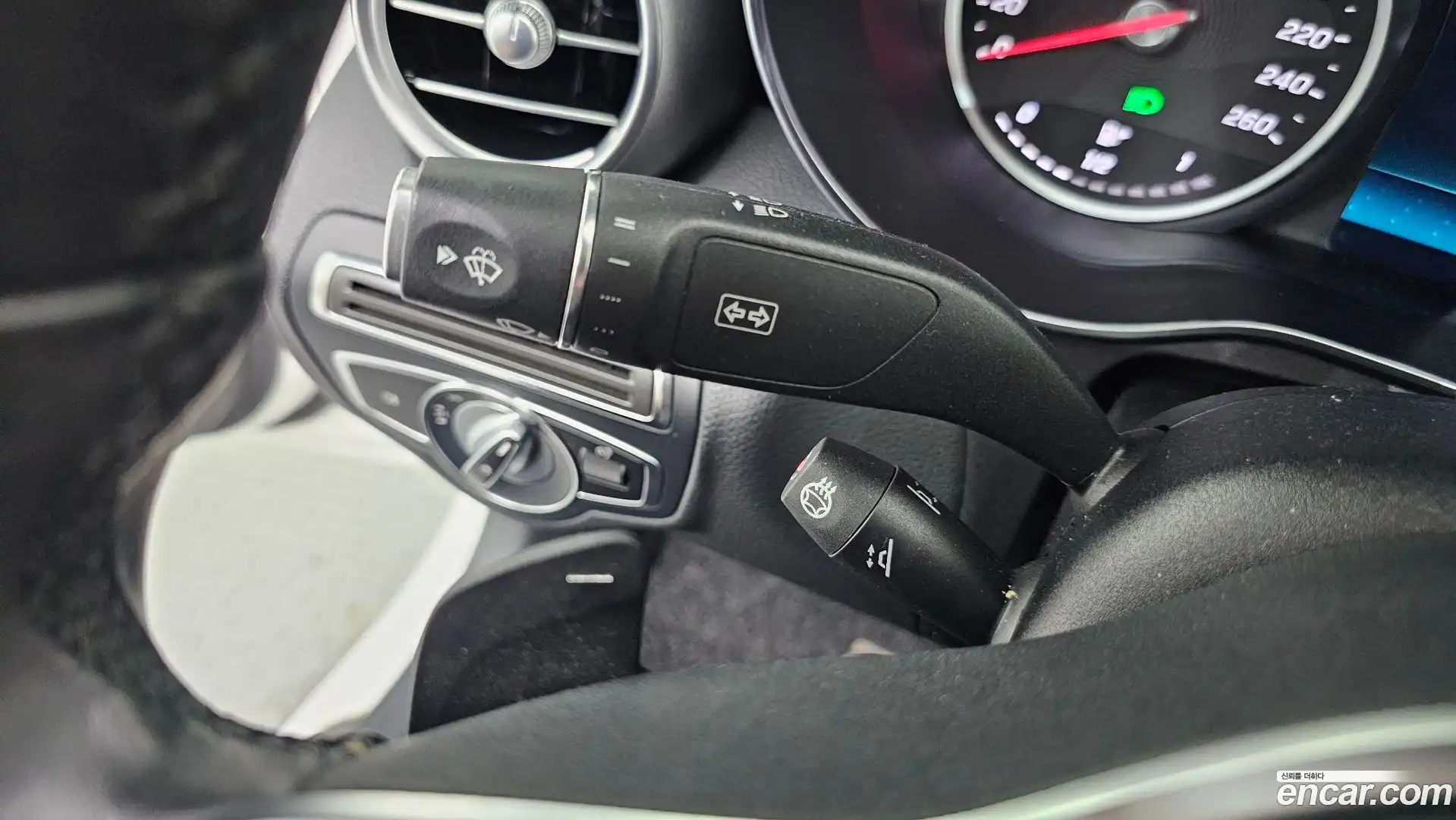 C-Class Mercedes-Benz 2019.5-OPTION-022