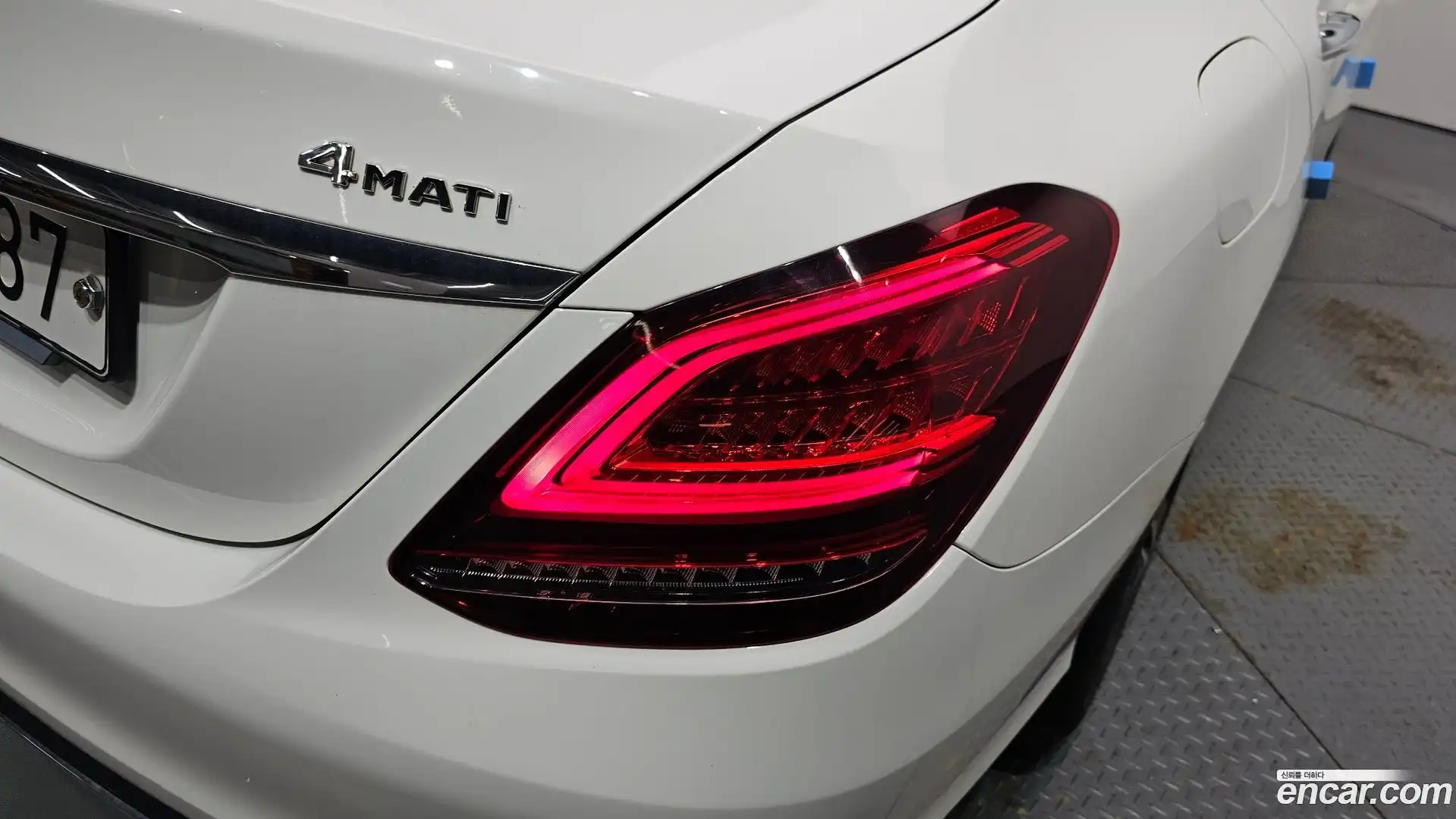 C-Class Mercedes-Benz 2019.5-OUTER-033