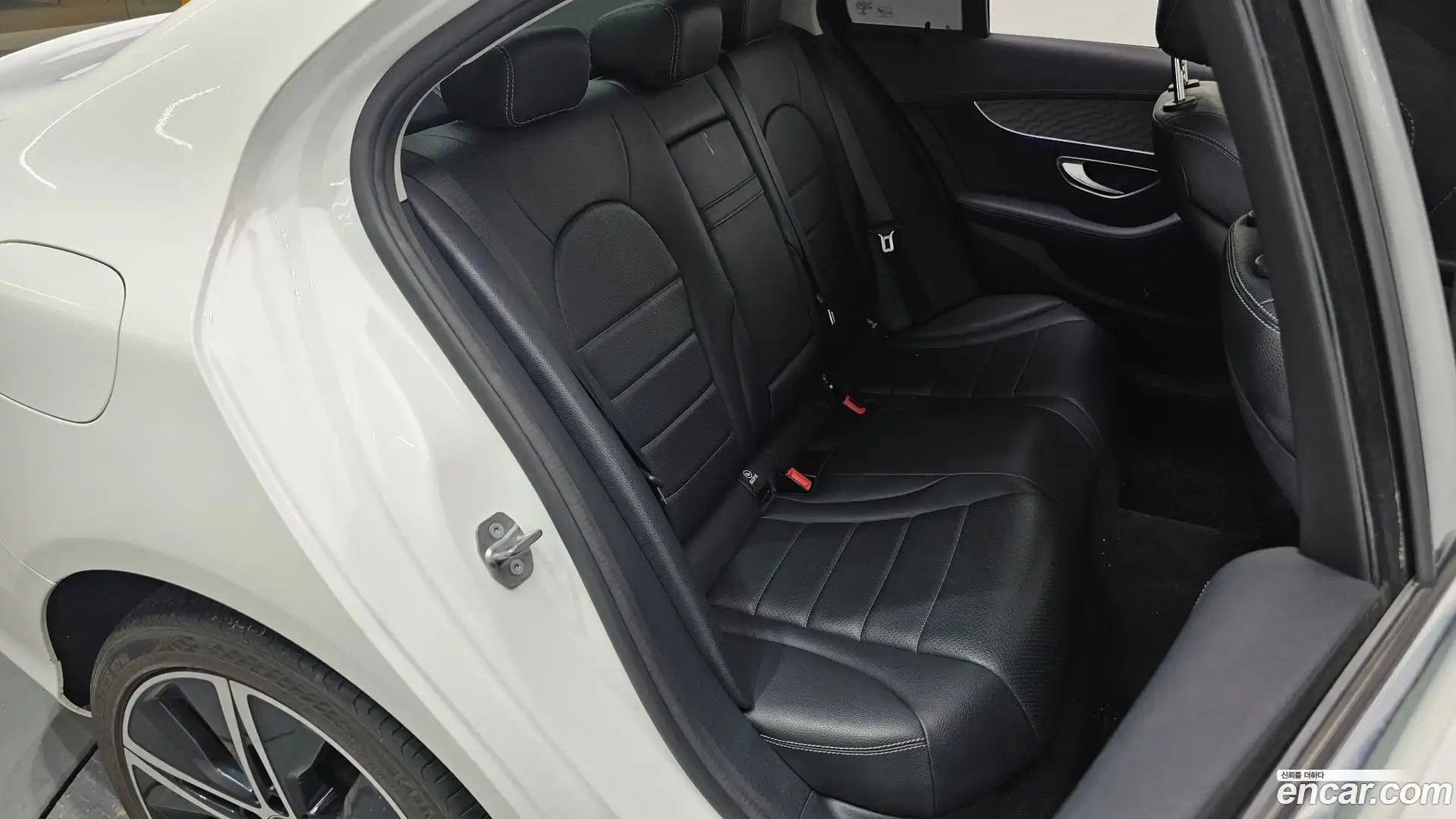 C-Class Mercedes-Benz 2019.5-INNER-036