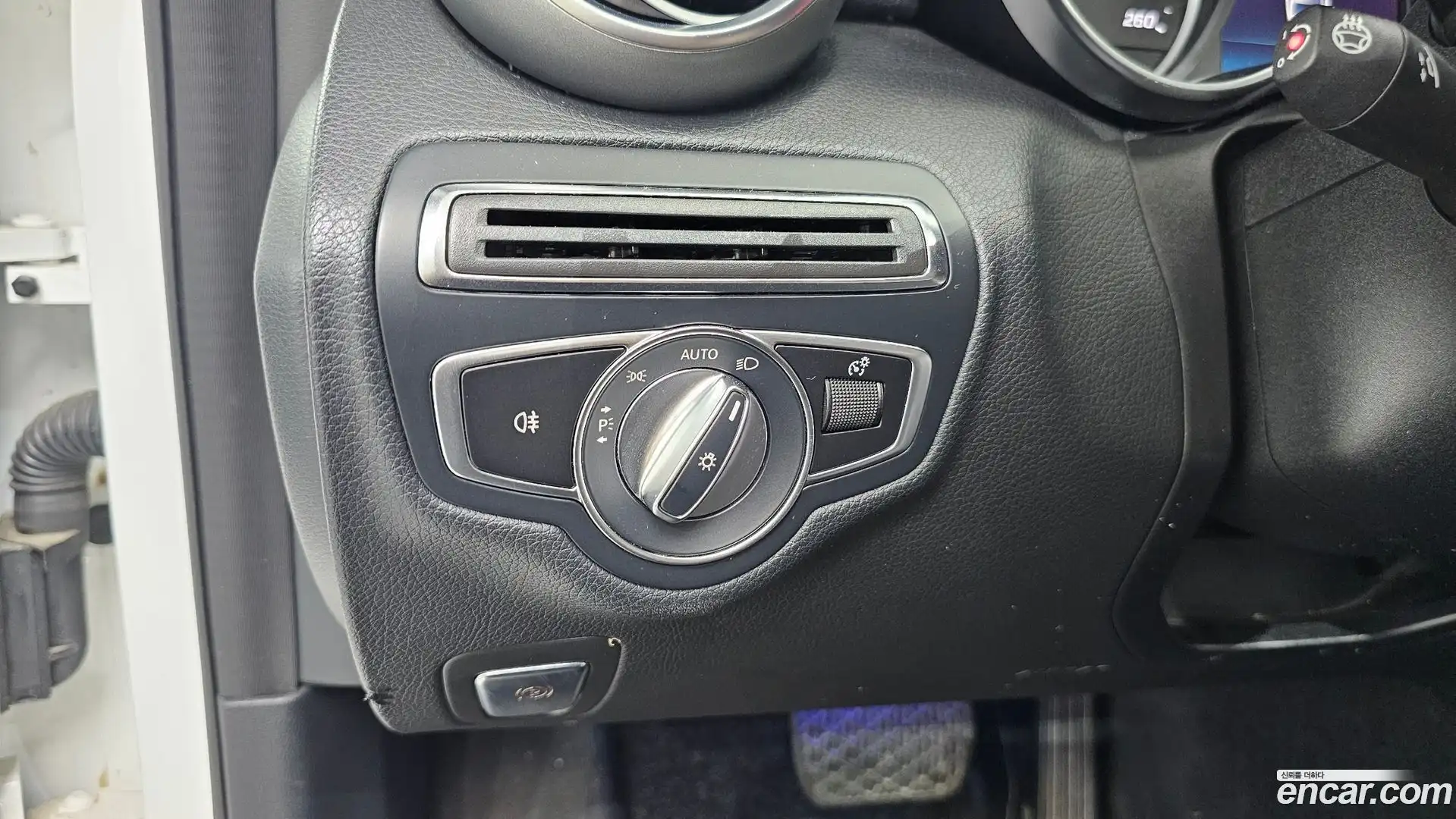 C-Class Mercedes-Benz 2019.5-OPTION-040