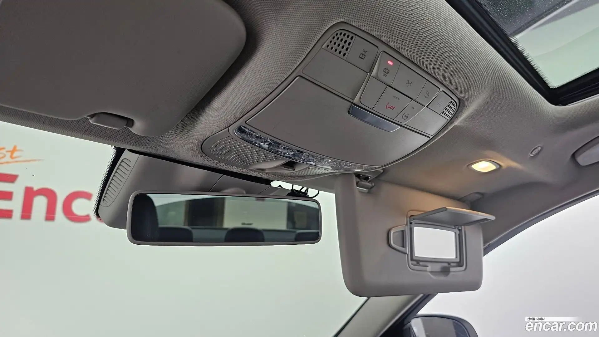 C-Class Mercedes-Benz 2019.5-OPTION-041