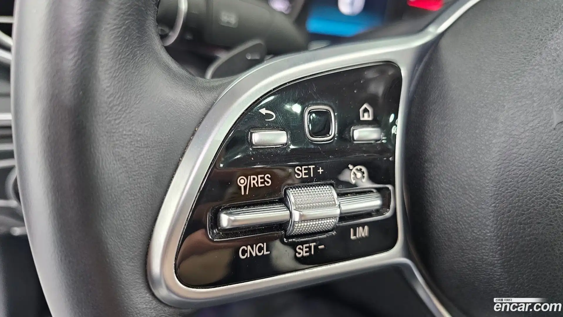 C-Class Mercedes-Benz 2019.5-OPTION-043