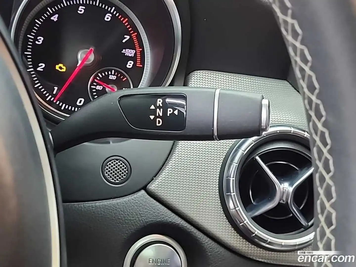 CLA-Class Mercedes-Benz 2017.1-INNER-008