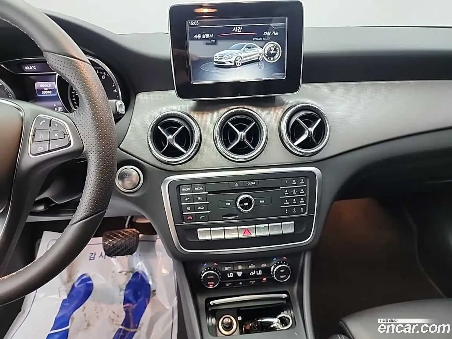 CLA-Class Mercedes-Benz 2017.1-INNER-010