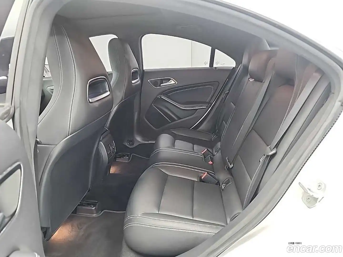 CLA-Class Mercedes-Benz 2017.1-OPTION-016