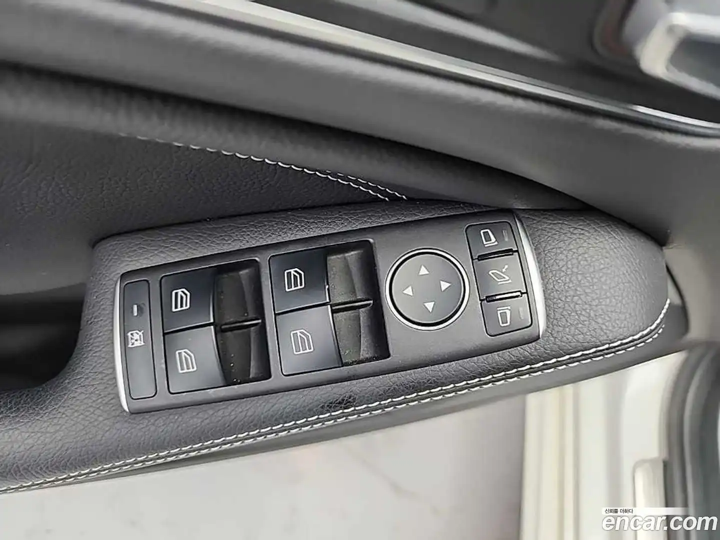 CLA-Class Mercedes-Benz 2017.1-OPTION-023