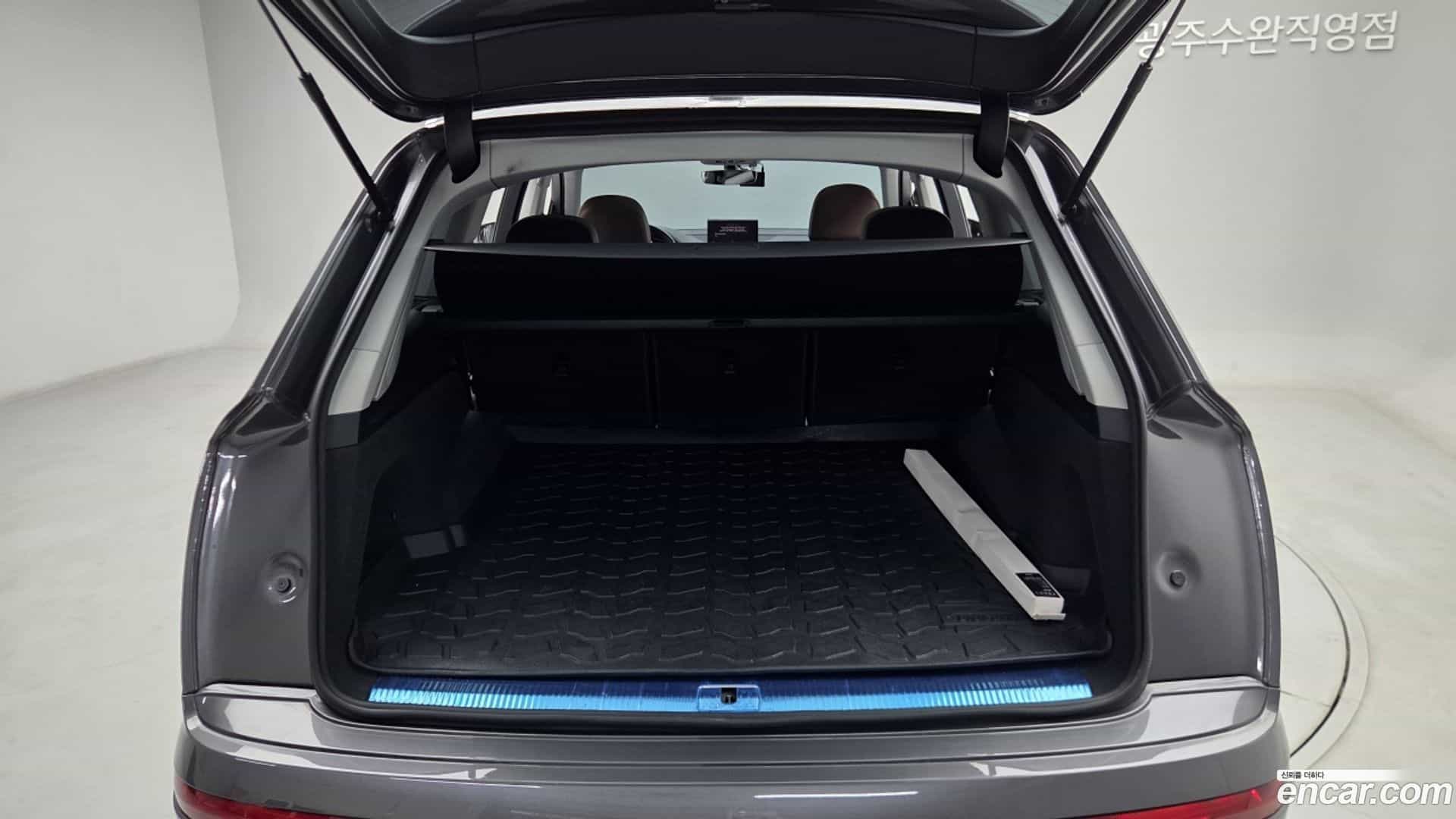 Q7 Audi 2019.10-OPTION-019