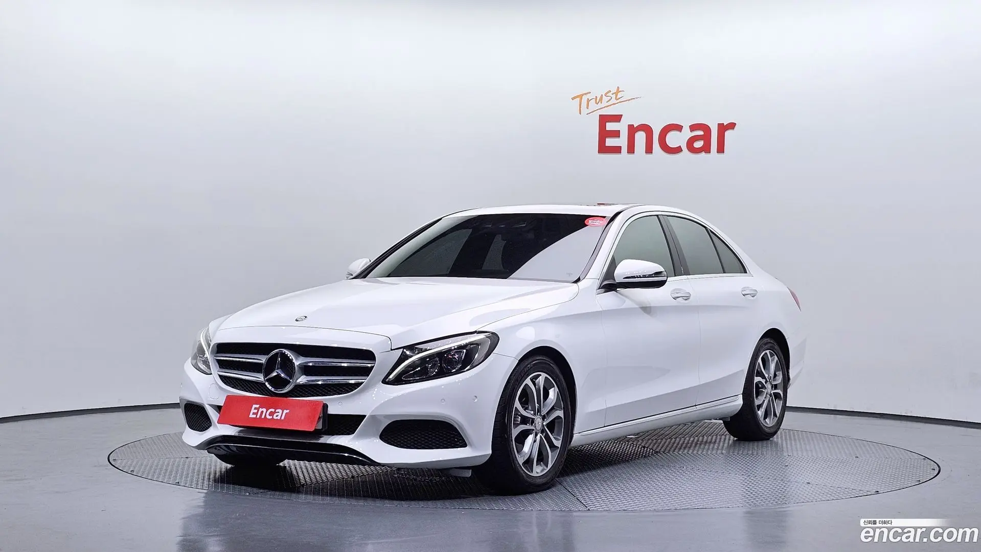 Main__Slider__Photo:C-Class Mercedes-Benz 2016.10-0