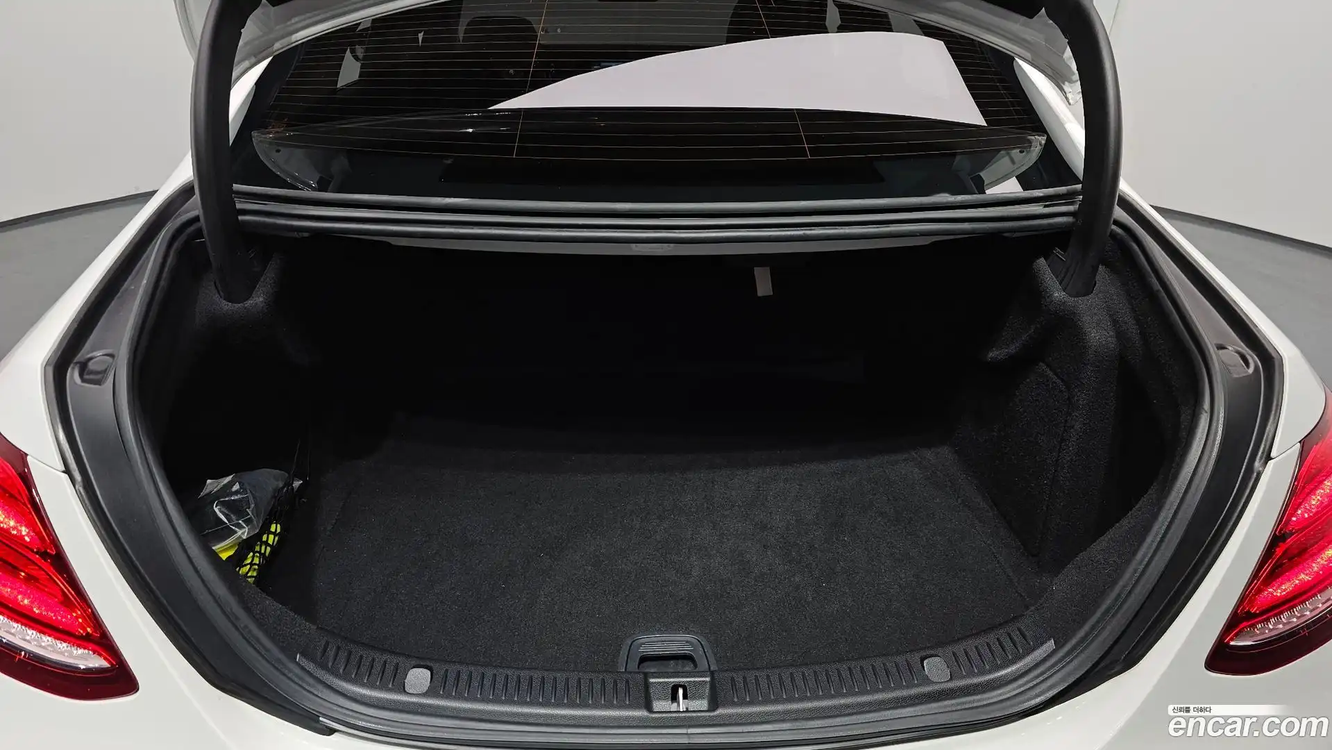 E-Class Mercedes-Benz 2017.3-OPTION-024