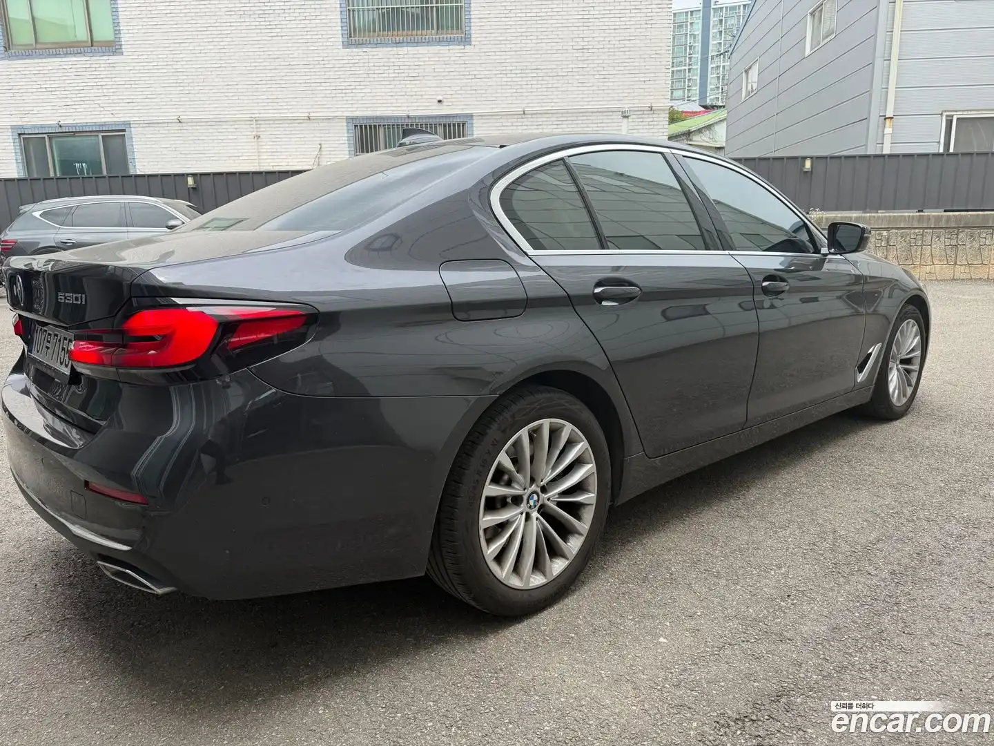 5-Series BMW 2022.5-OUTER-002