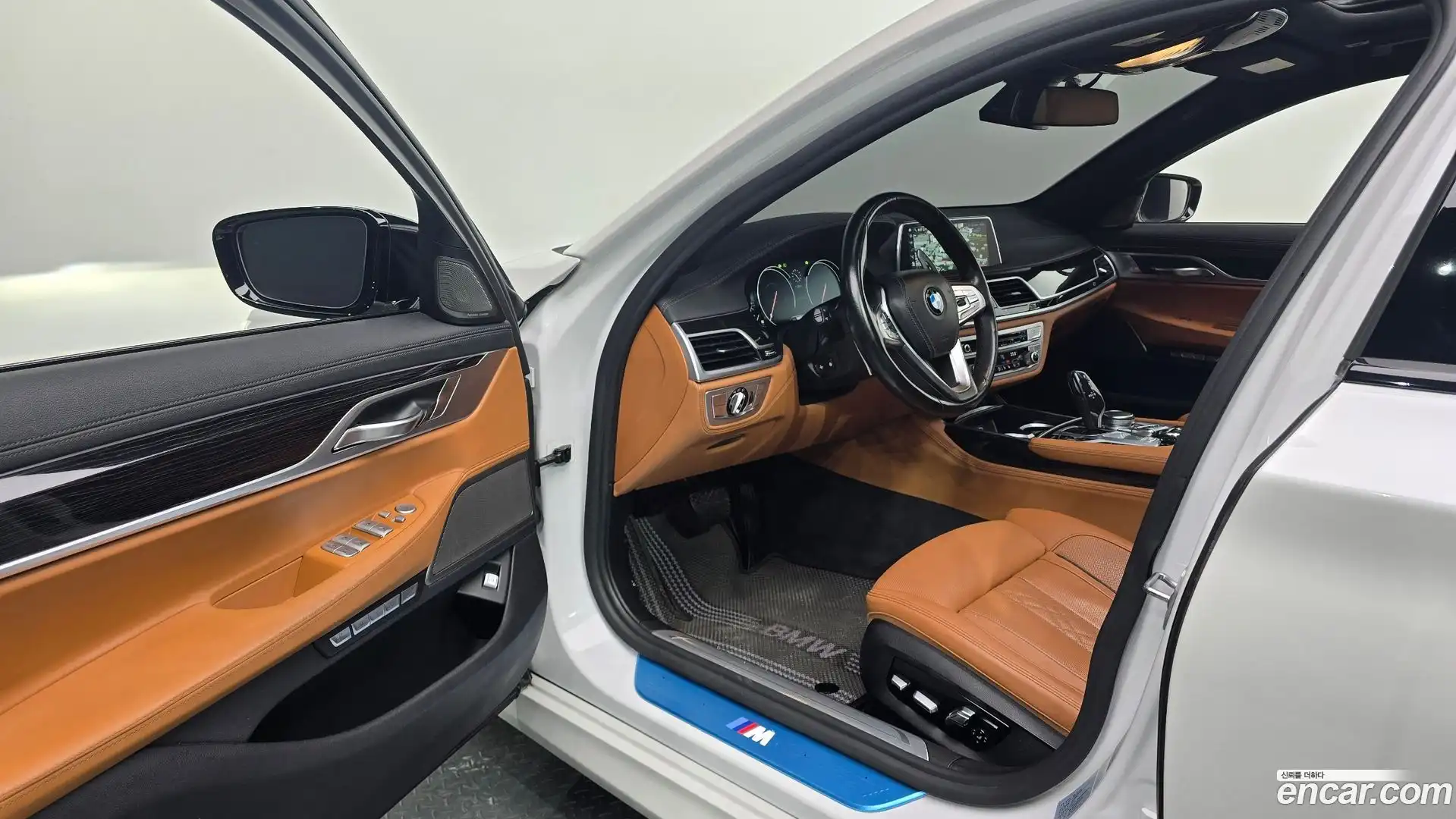 7-Series BMW 2017.7-INNER-010