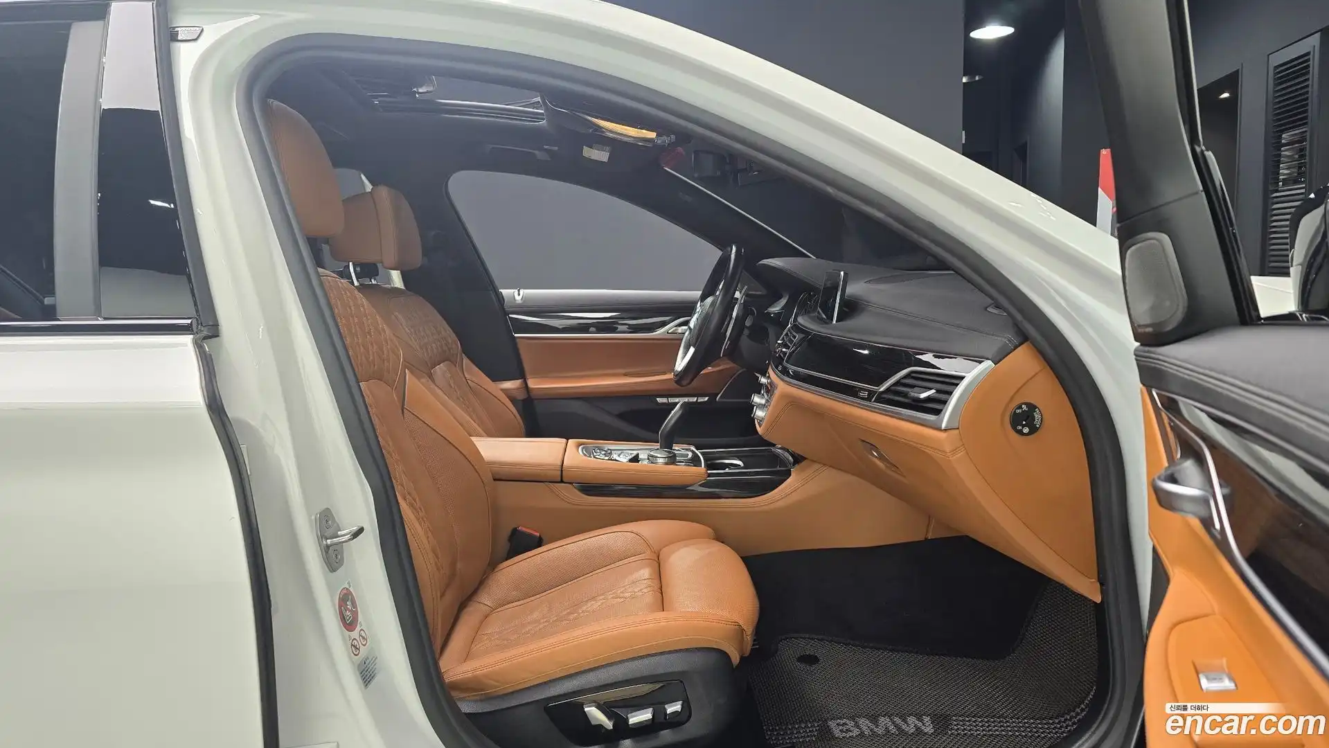 7-Series BMW 2017.7-INNER-036
