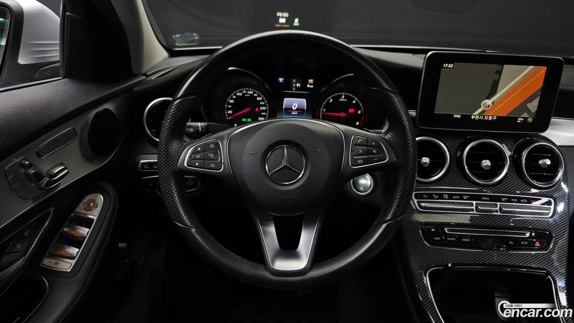 C-Class Mercedes-Benz 2016.3-OPTION-017