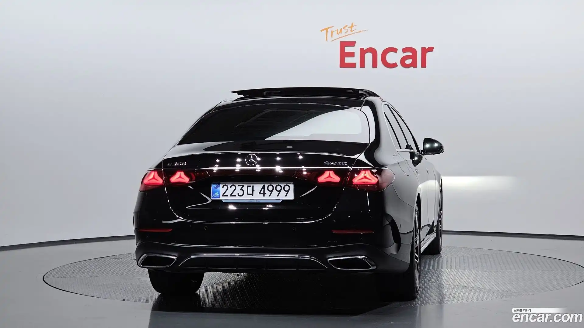 E-Class Mercedes-Benz 2025.9-OUTER-004