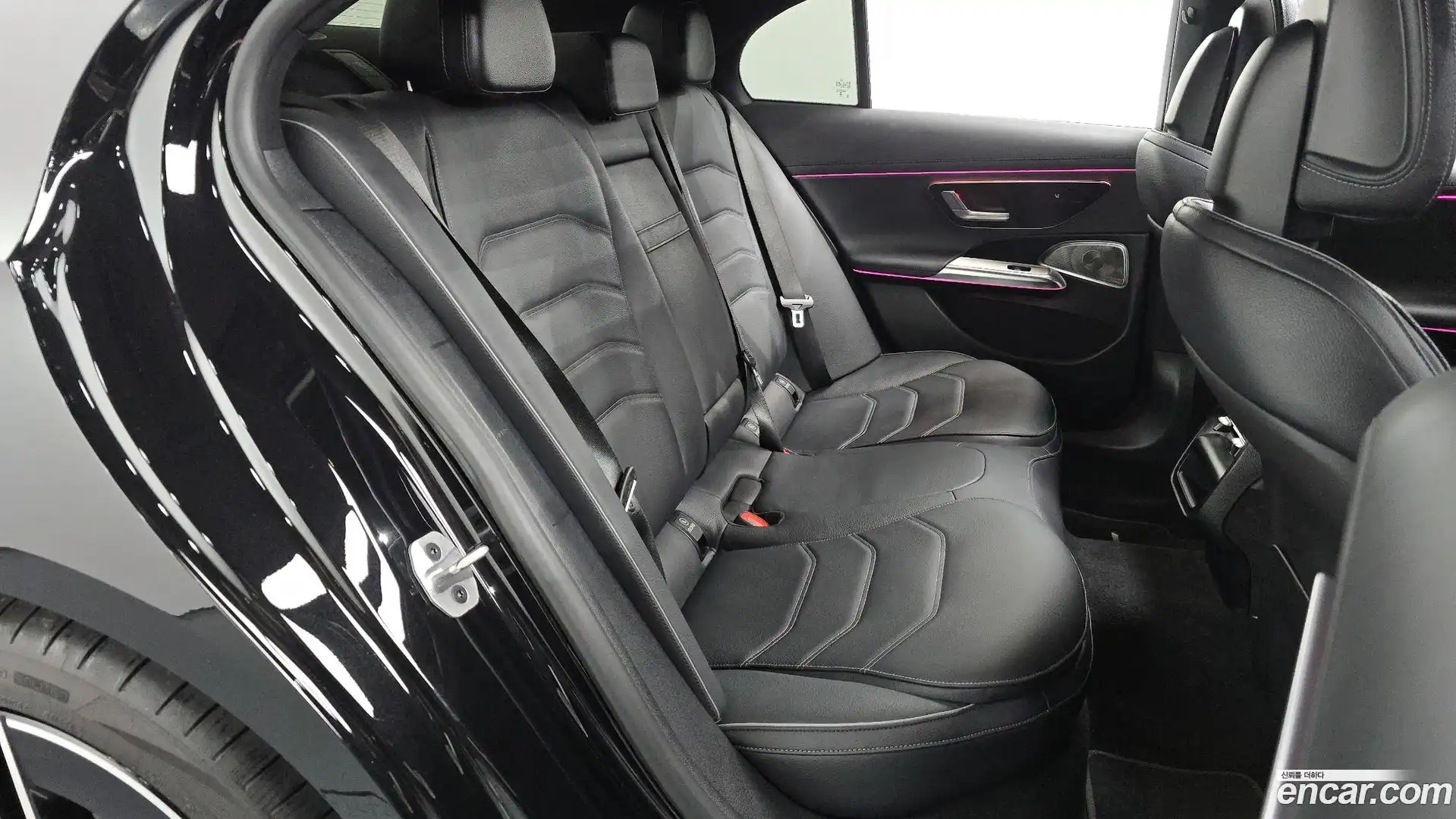 E-Class Mercedes-Benz 2025.9-OPTION-015