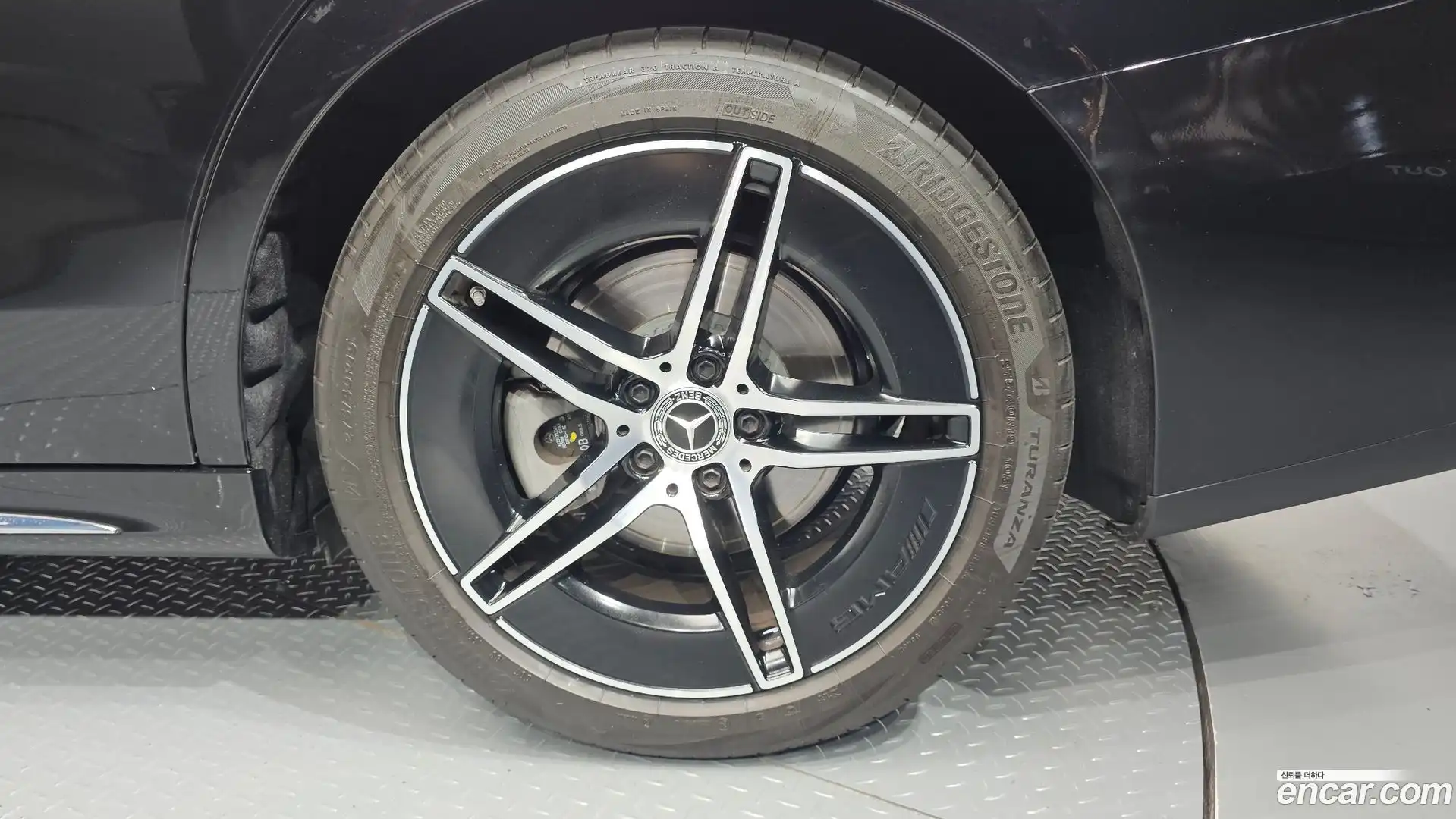 E-Class Mercedes-Benz 2025.9-OUTER-031