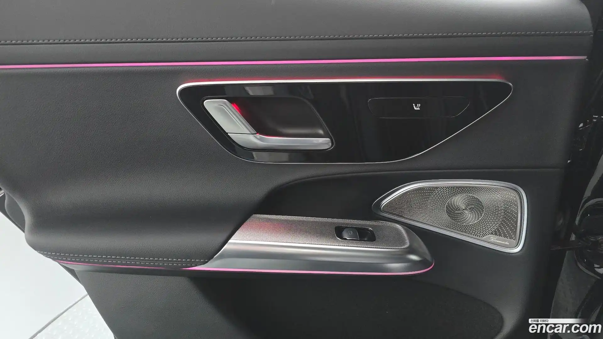 E-Class Mercedes-Benz 2025.9-INNER-035