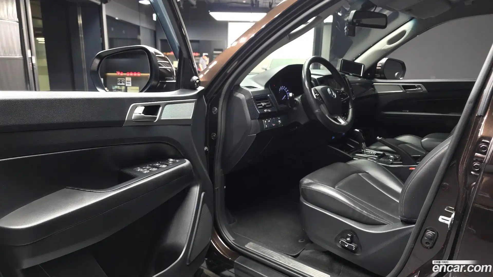 Rexton KG Mobility 2018.10-INNER-010