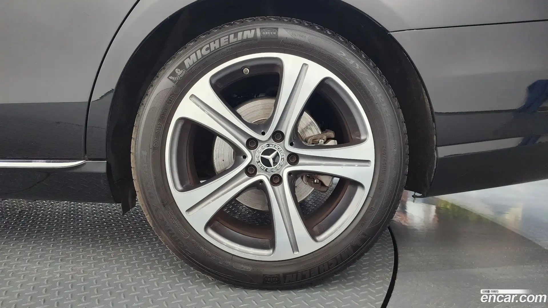 E-Class Mercedes-Benz 2018.10-OUTER-031