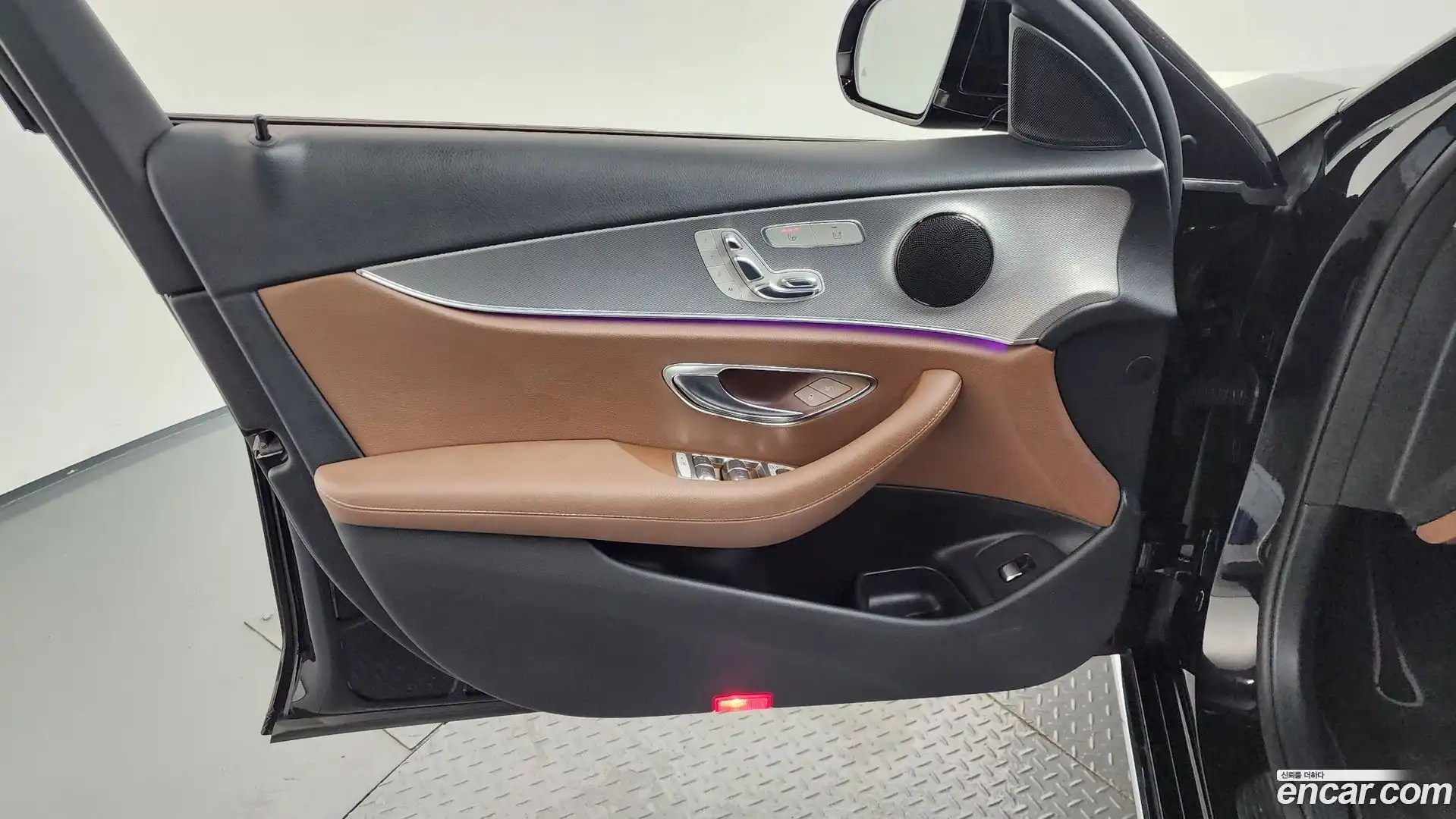 E-Class Mercedes-Benz 2018.10-INNER-034