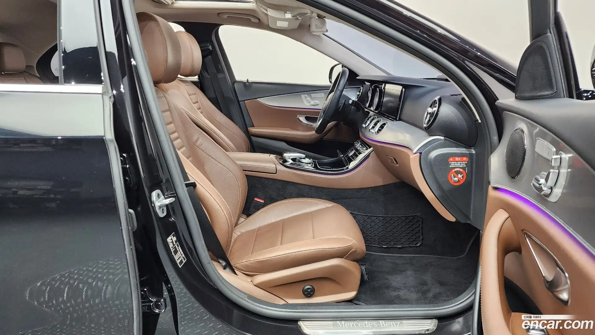 E-Class Mercedes-Benz 2018.10-INNER-036
