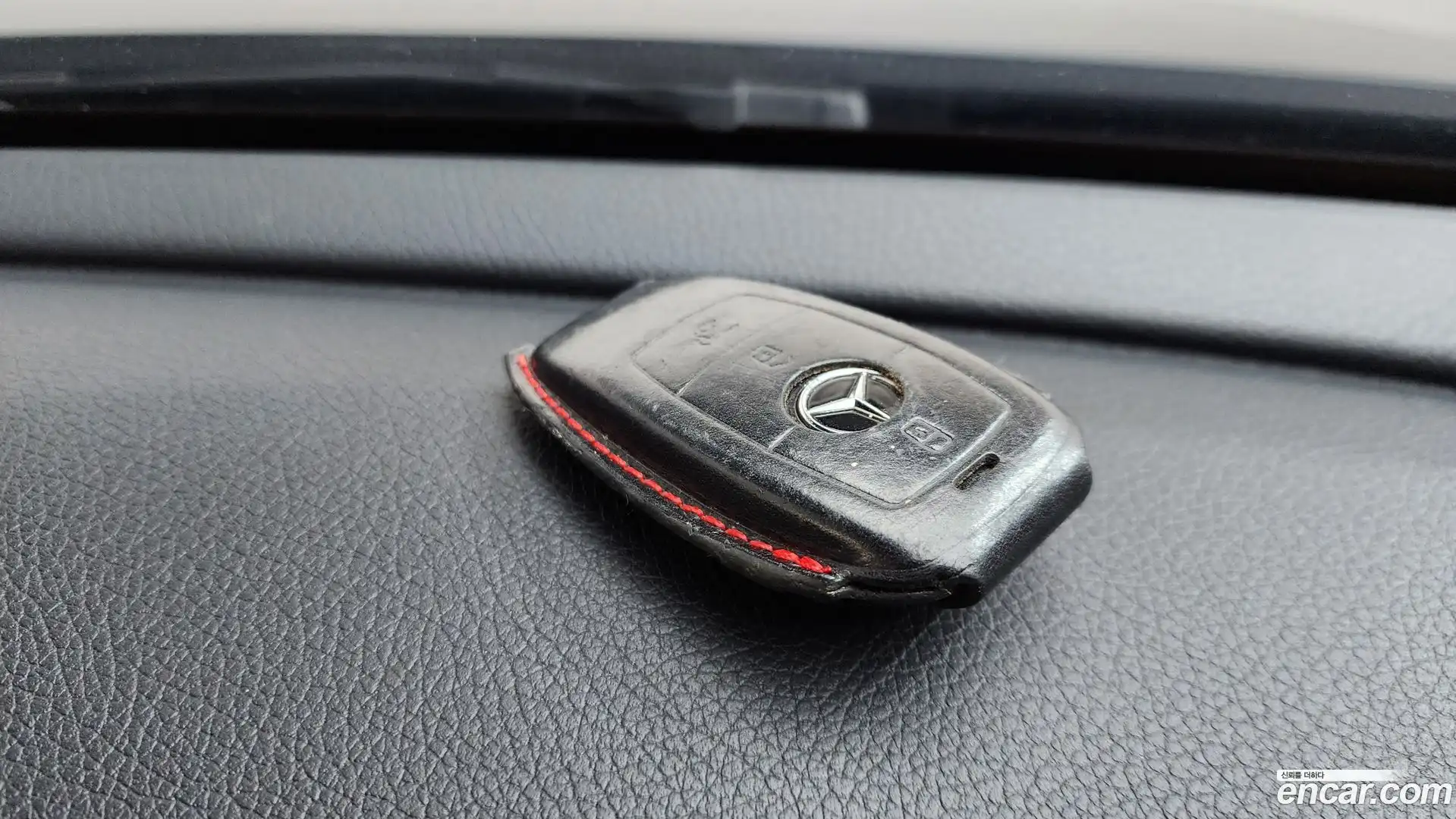 E-Class Mercedes-Benz 2018.10-OPTION-040