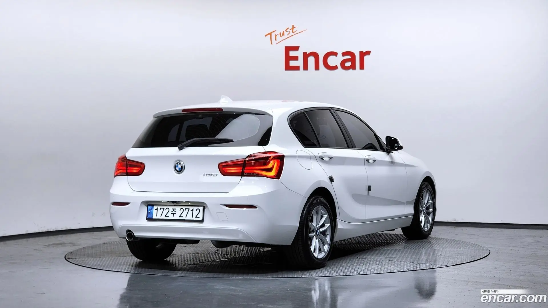 Main__Slider__Photo:1-Series BMW 2017.6-1