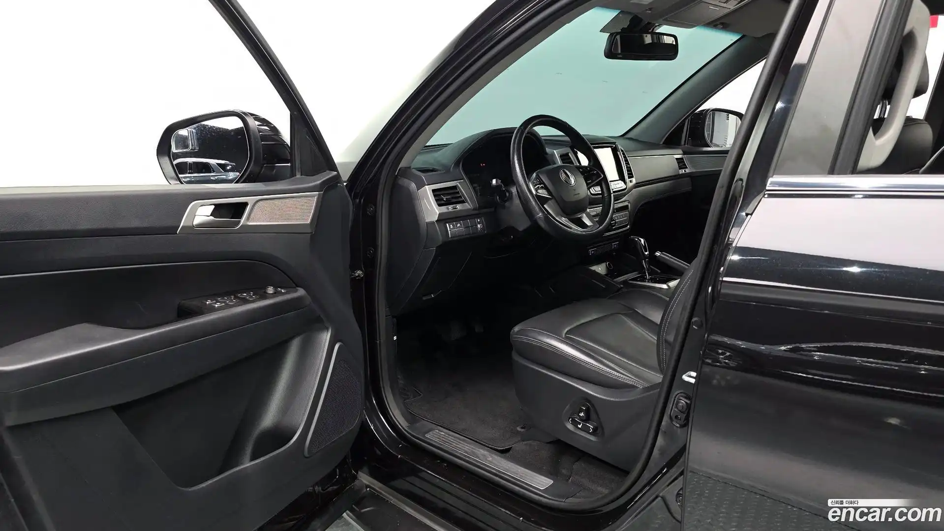 Rexton KG Mobility 2018.11-INNER-010