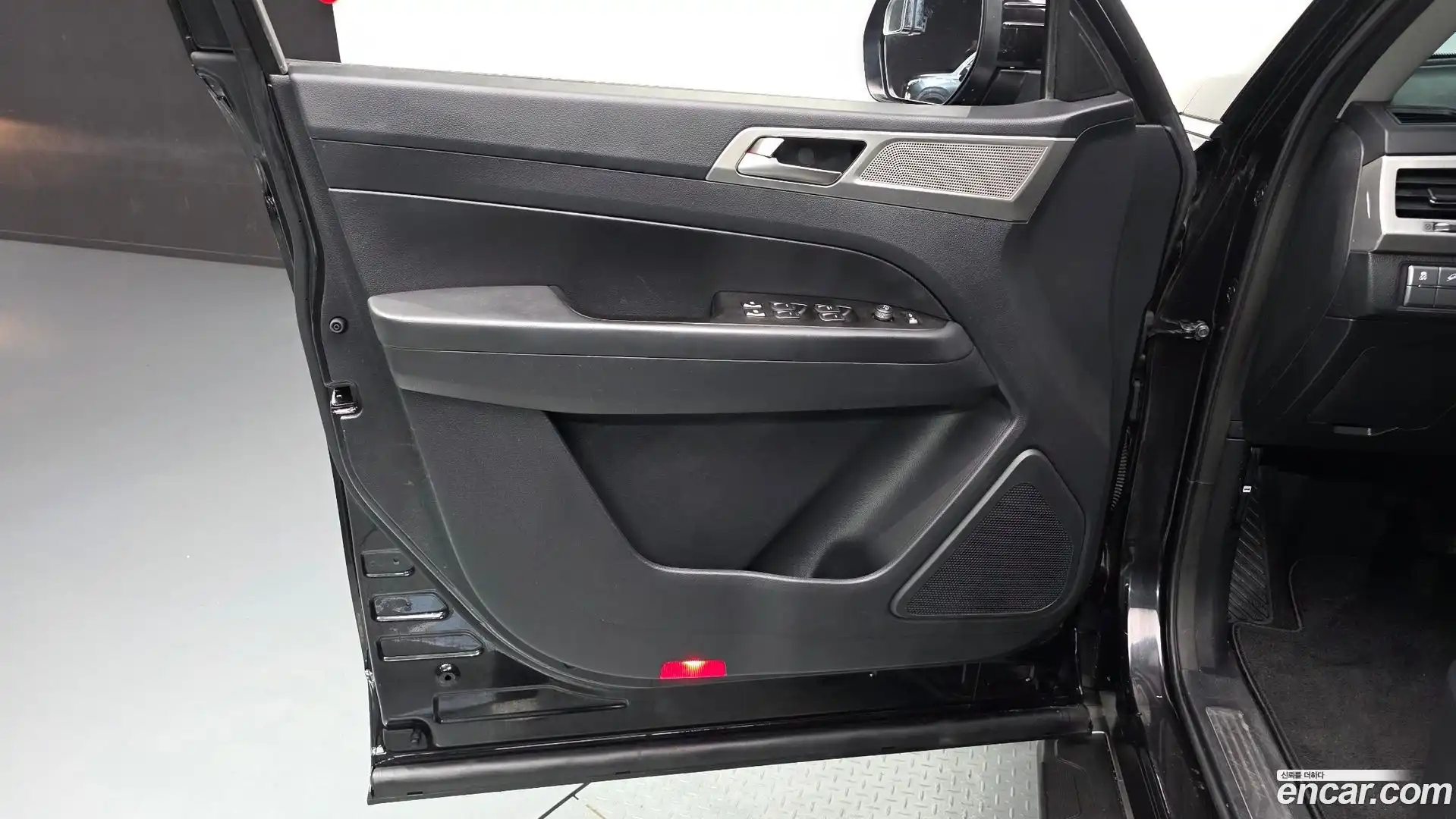 Rexton KG Mobility 2018.11-INNER-034