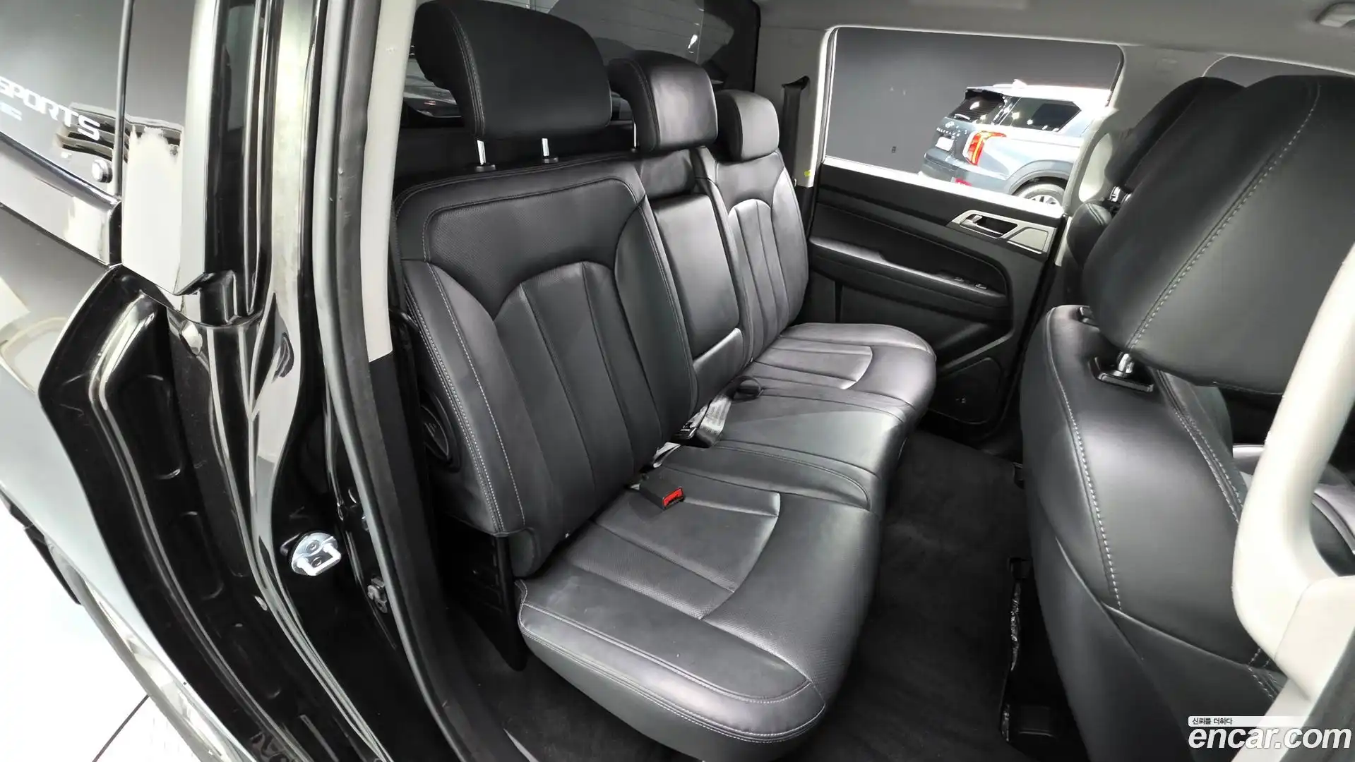 Rexton KG Mobility 2018.11-INNER-036