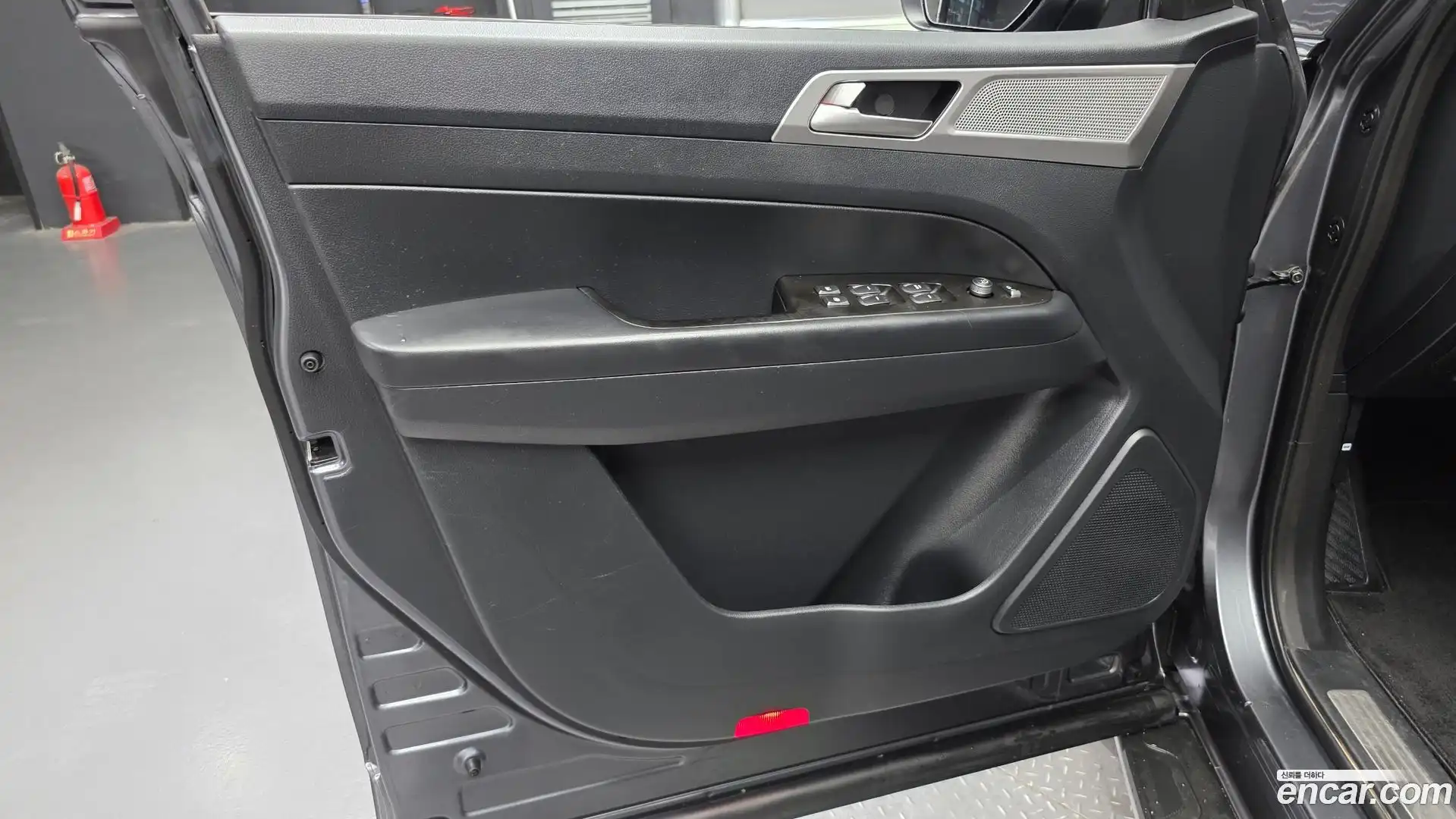 Rexton KG Mobility 2019.1-INNER-034