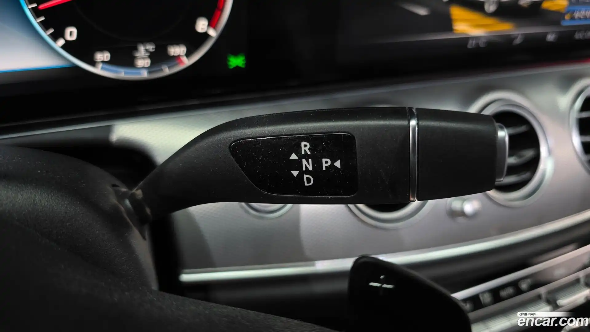E-Class Mercedes-Benz 2019.5-INNER-009