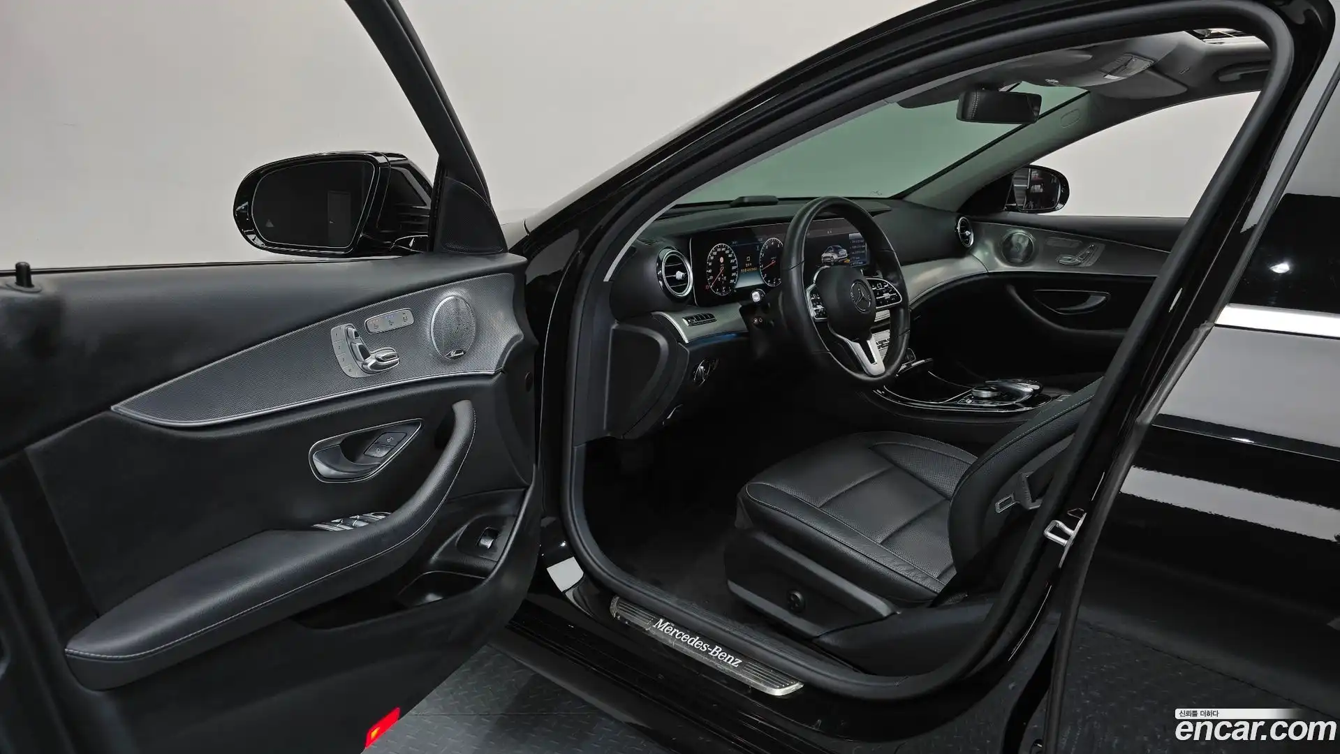 E-Class Mercedes-Benz 2019.5-INNER-010