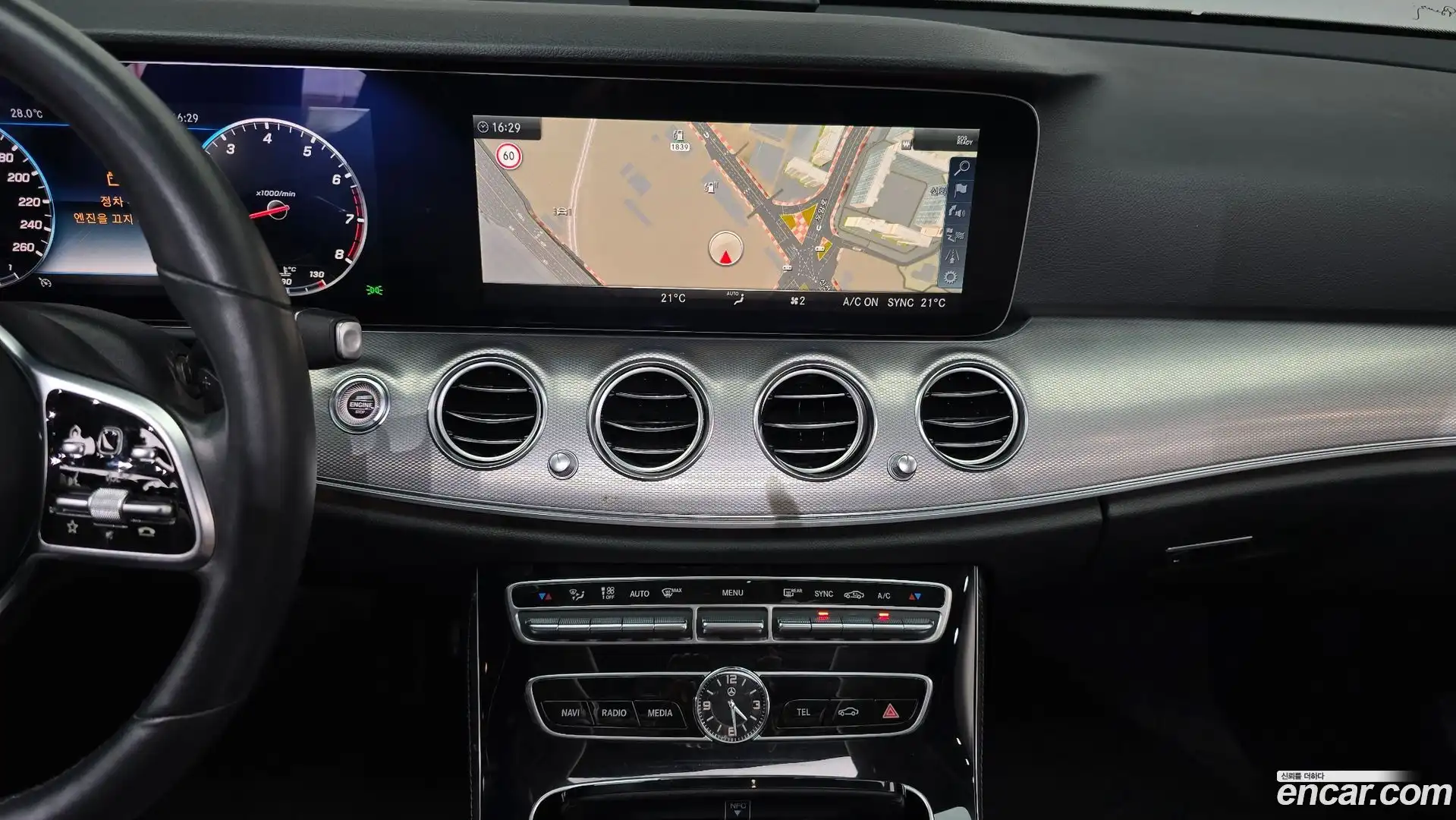 E-Class Mercedes-Benz 2019.5-OPTION-018