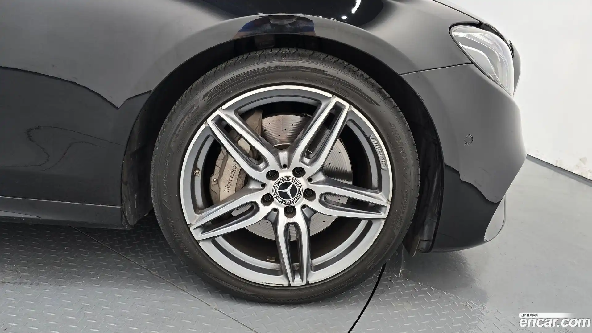 E-Class Mercedes-Benz 2019.5-OUTER-031