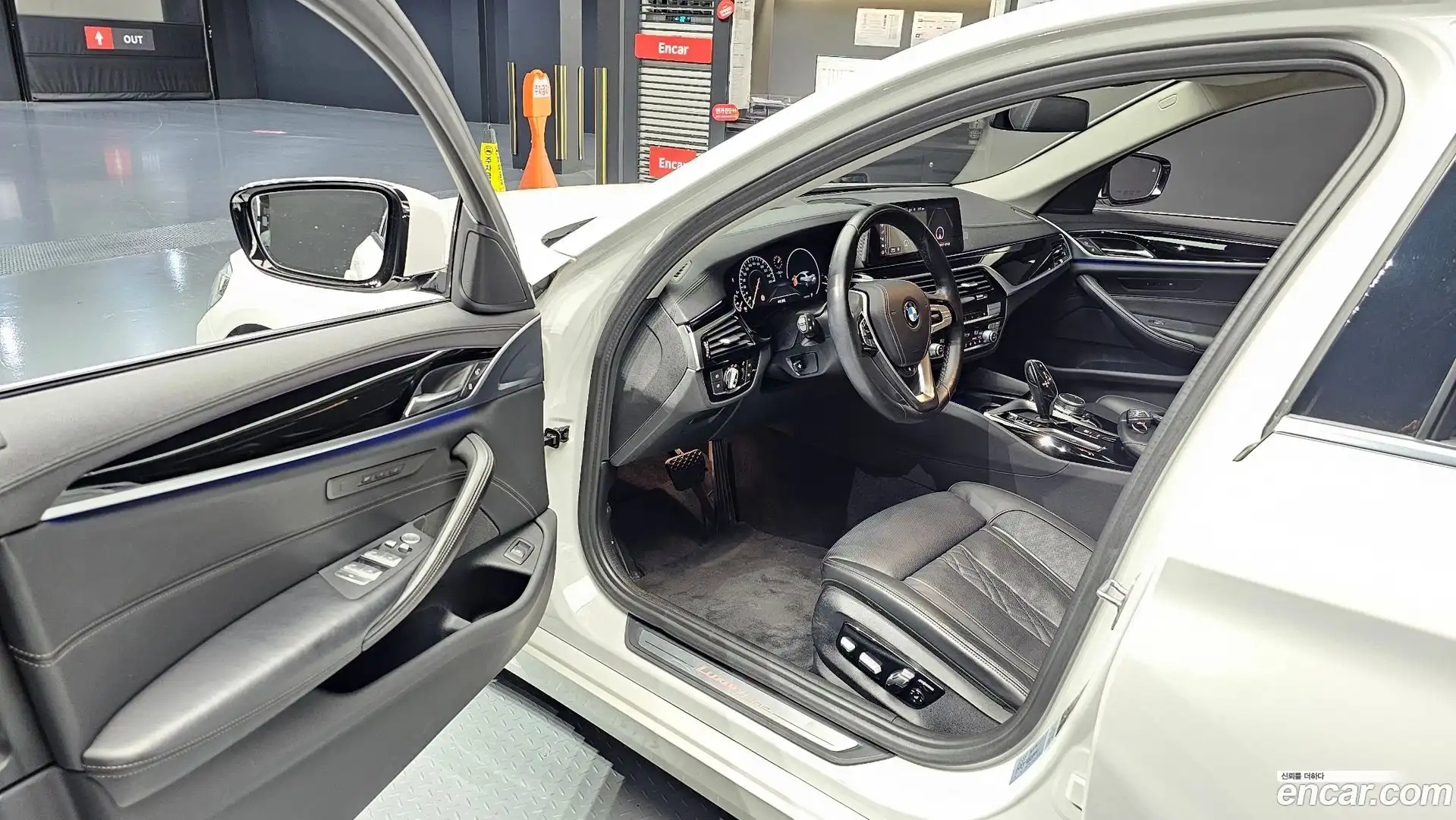 5-Series BMW 2019.10-INNER-010