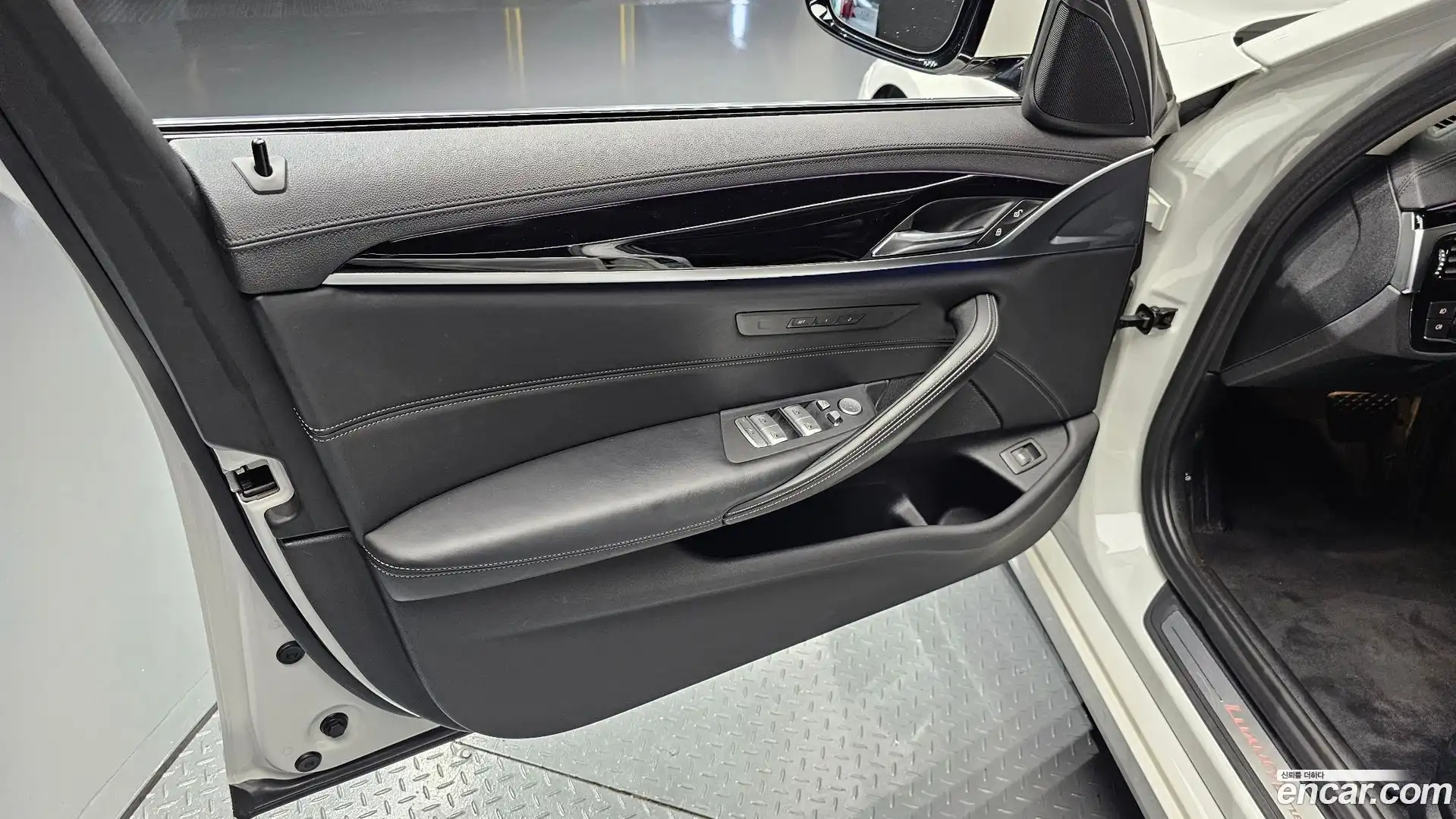 5-Series BMW 2019.10-INNER-034